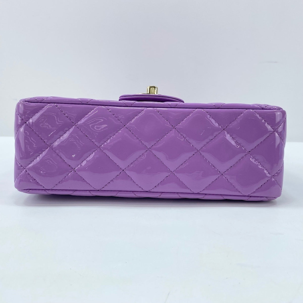 Chanel Purple Leather Shoulder Bag (Pre-Owned)