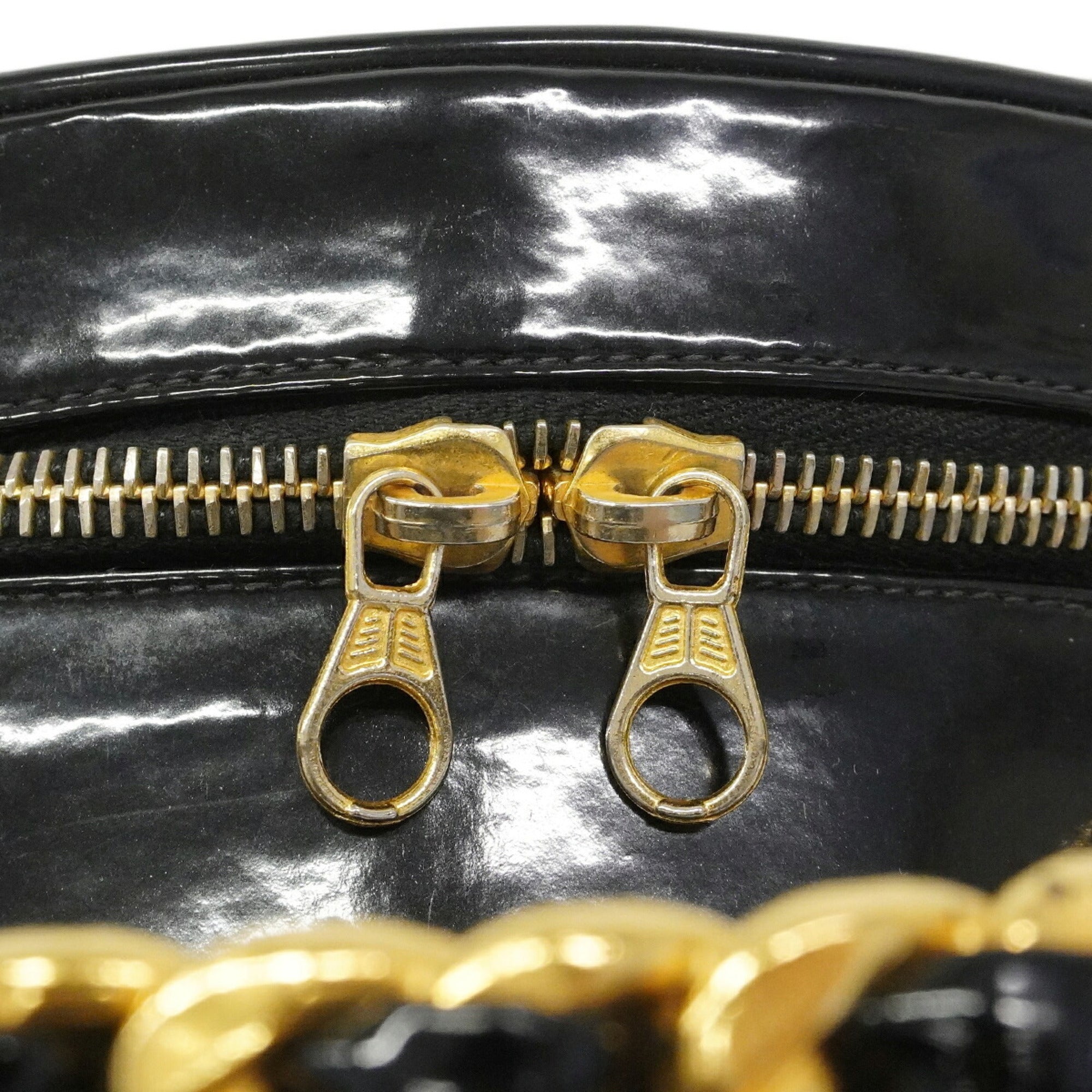 Chanel Black Patent Leather Handbag (Pre-Owned)