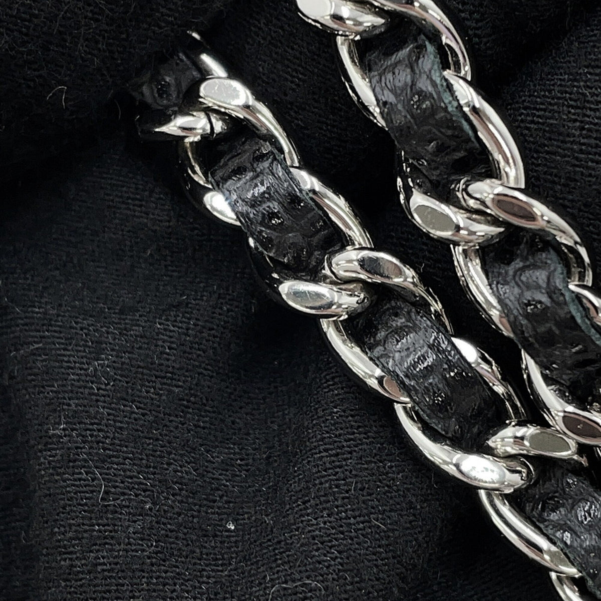 Chanel Black Grained Calfskin Chain/Shoulder Wallet (Pre-Owned)