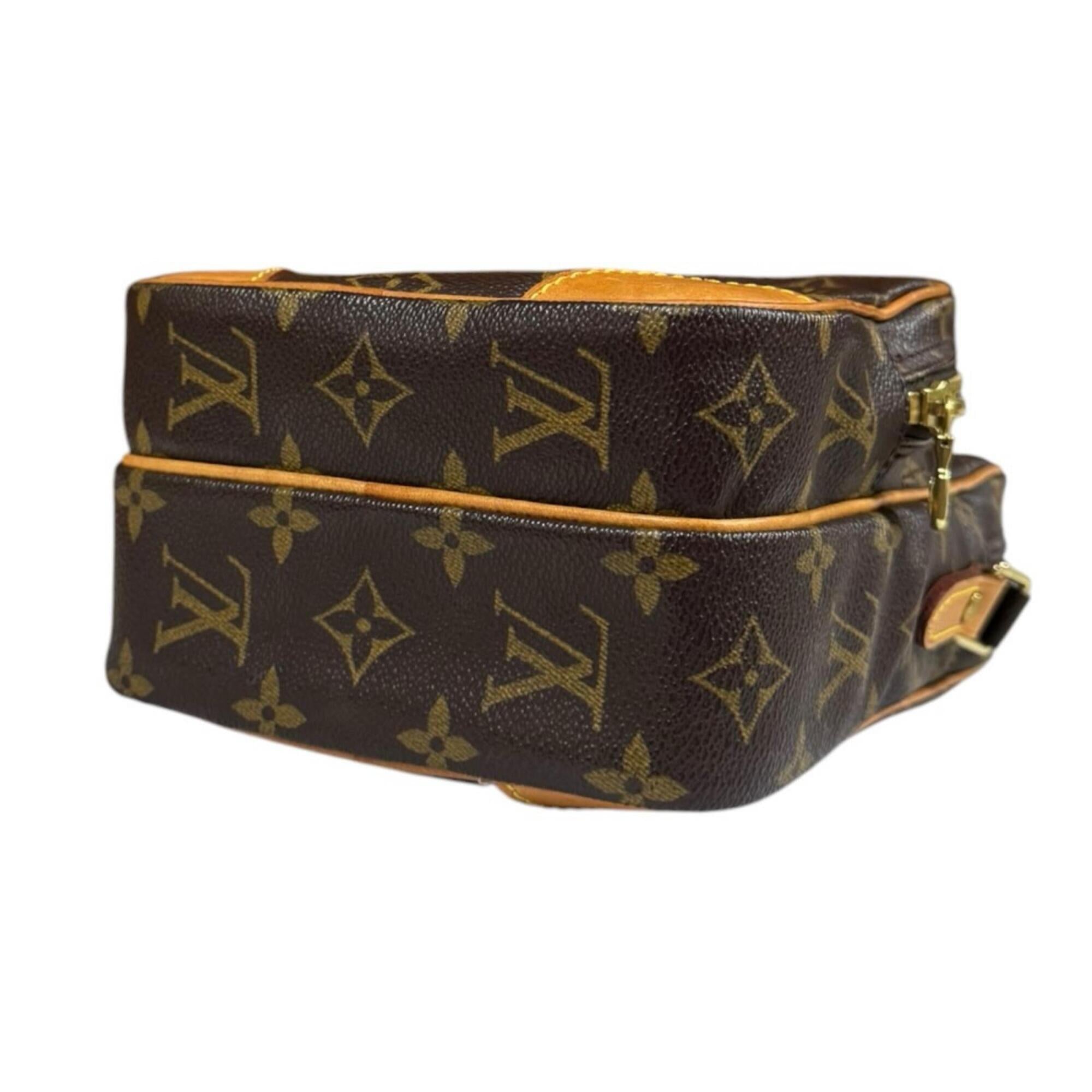 Louis Vuitton Brown Monogram Shoulder Bag (Pre-Owned)