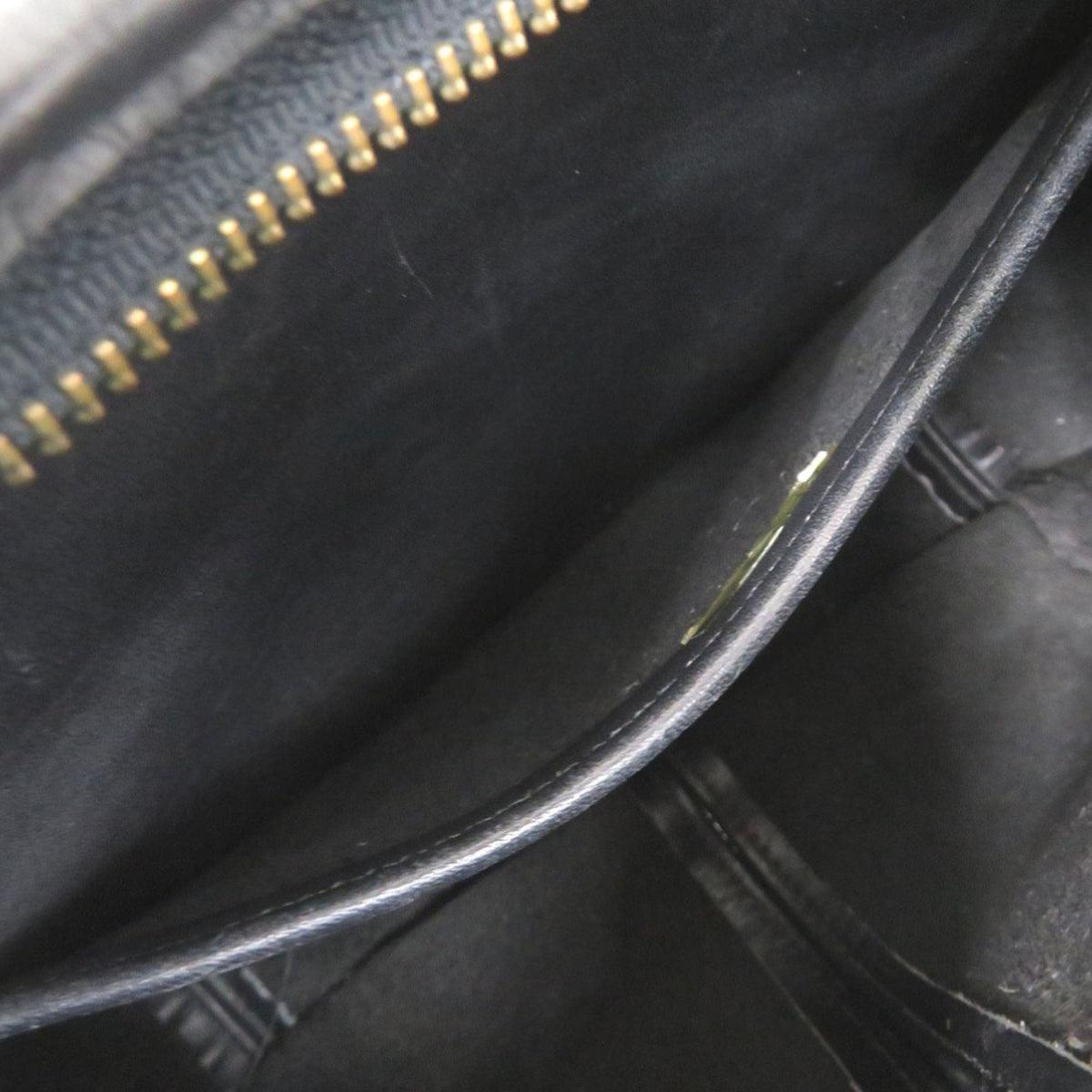 Coach Black Leather Shoulder Bag (Pre-Owned)
