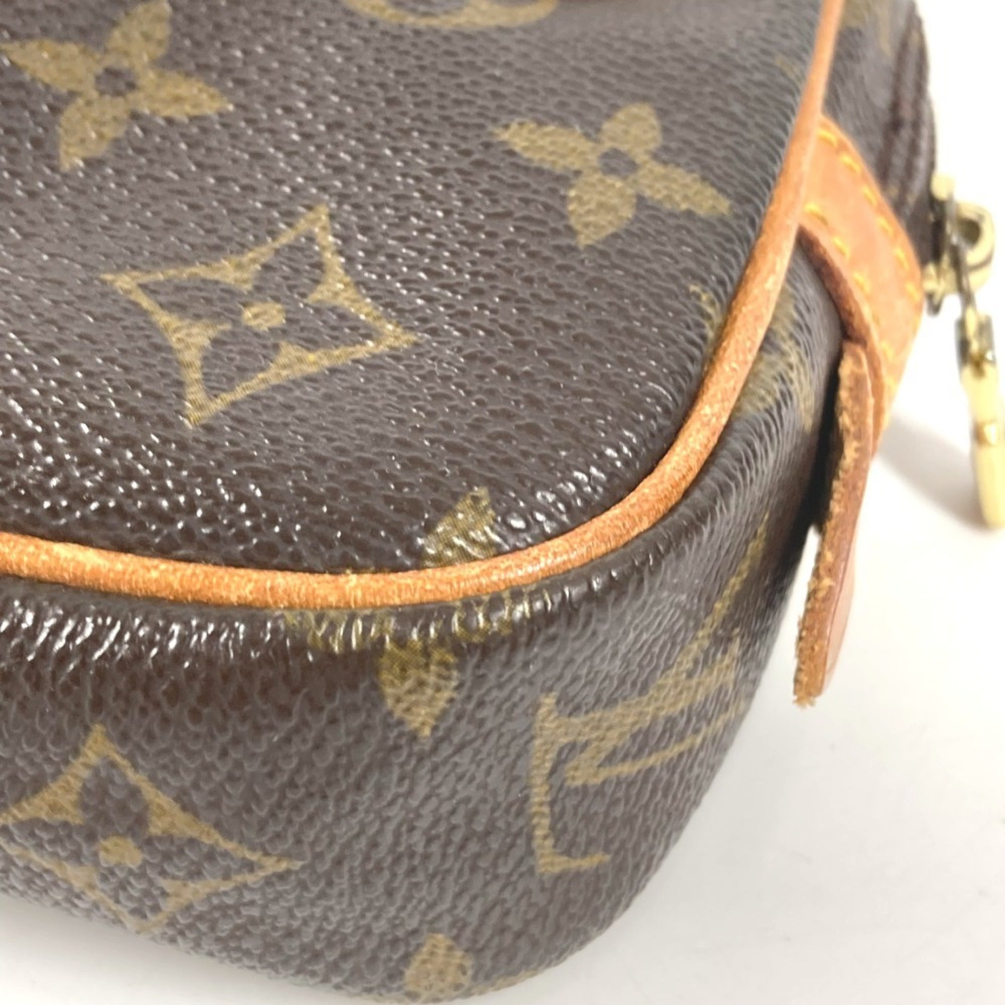 Louis Vuitton Brown Monogram Pochette Shoulder Bag (Pre-Owned)