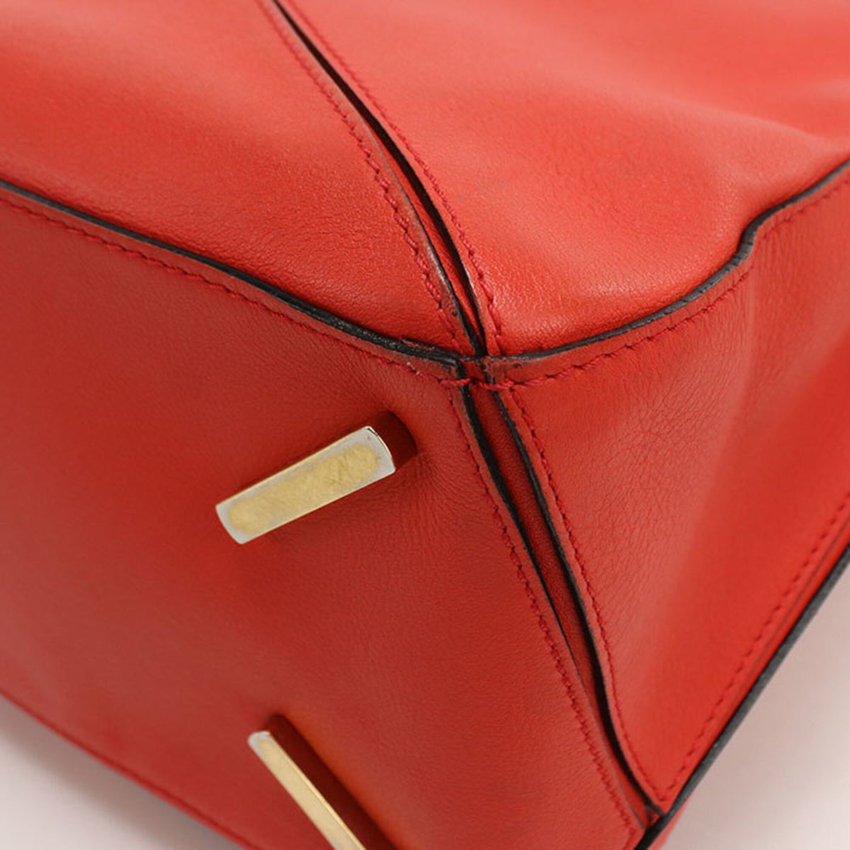 Loewe Red Color Leather Handbag (Pre-Owned)