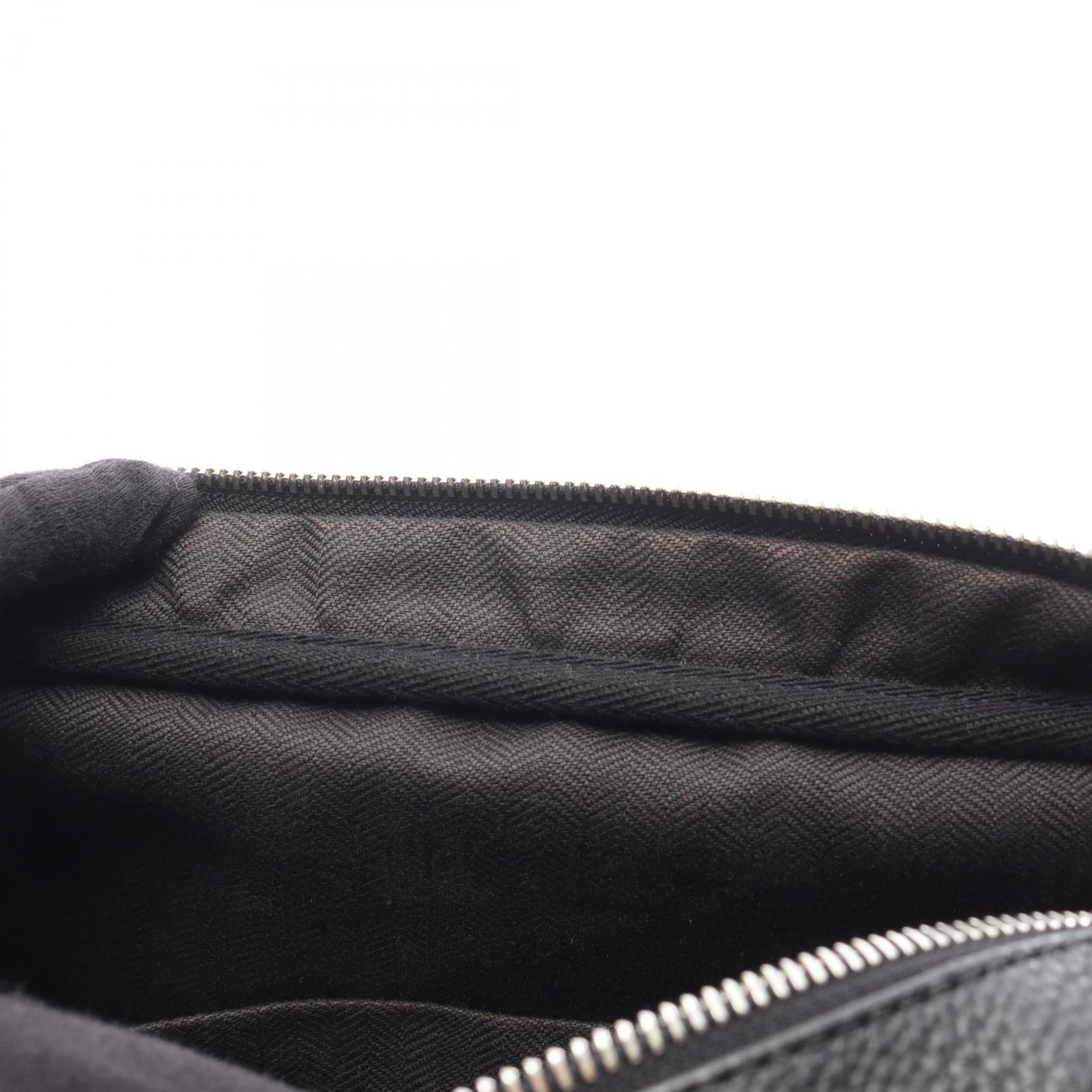 Loewe Black Leather Shoulder Bag (Pre-Owned)