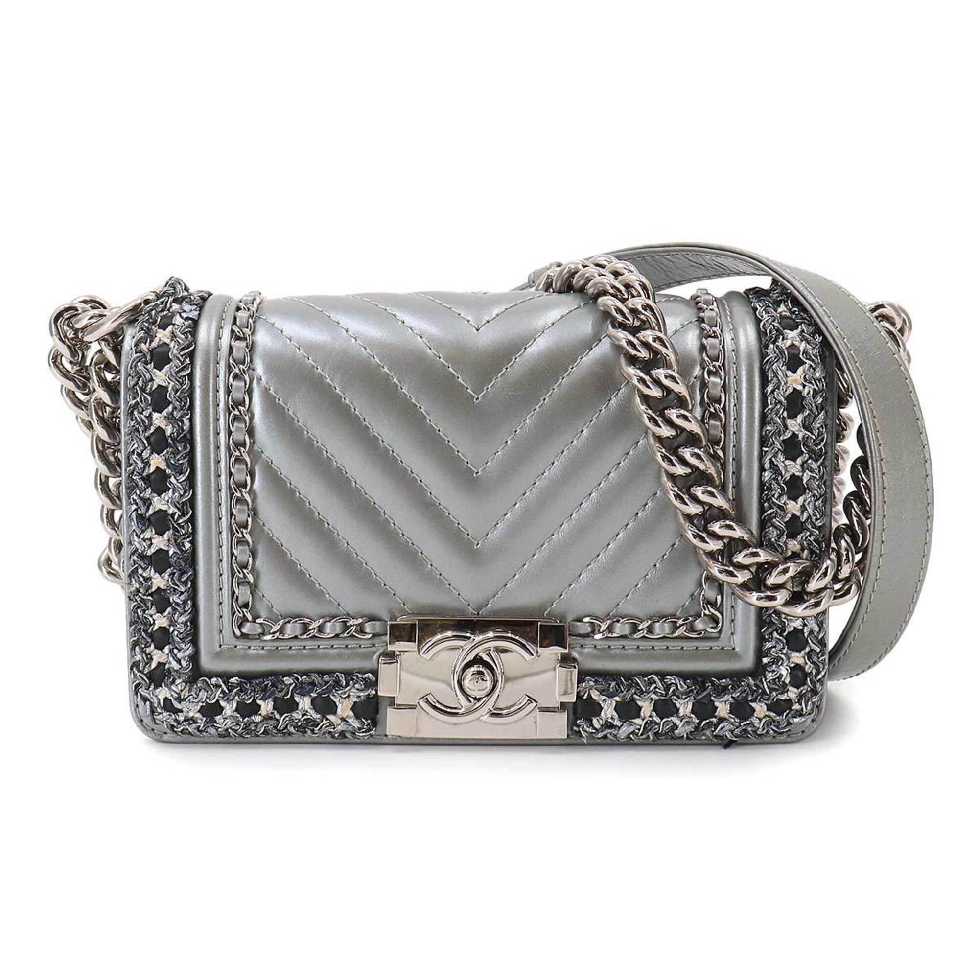 Chanel Boy Chanel Silver Tweed Leather Handbag Shoulder Bag (Pre-Owned)