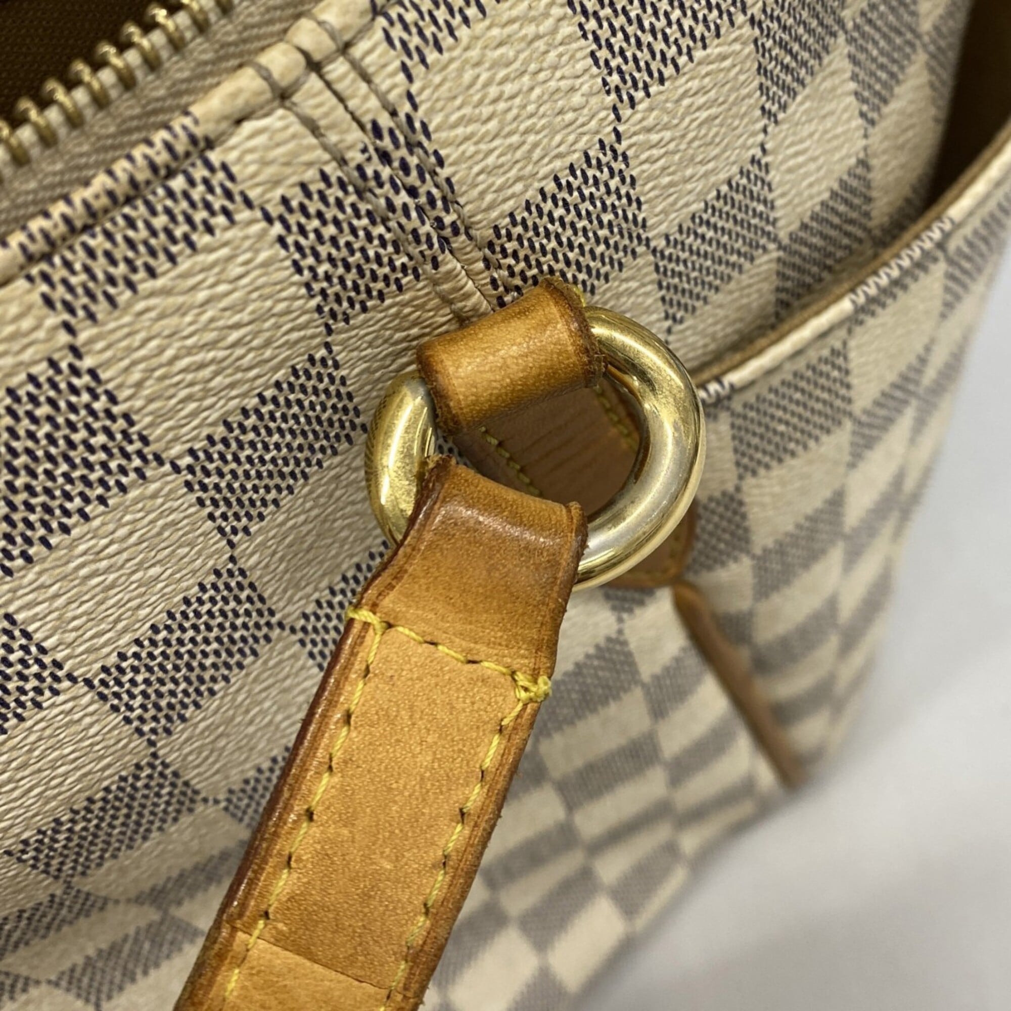 Louis Vuitton White Tote Bag (Pre-Owned)