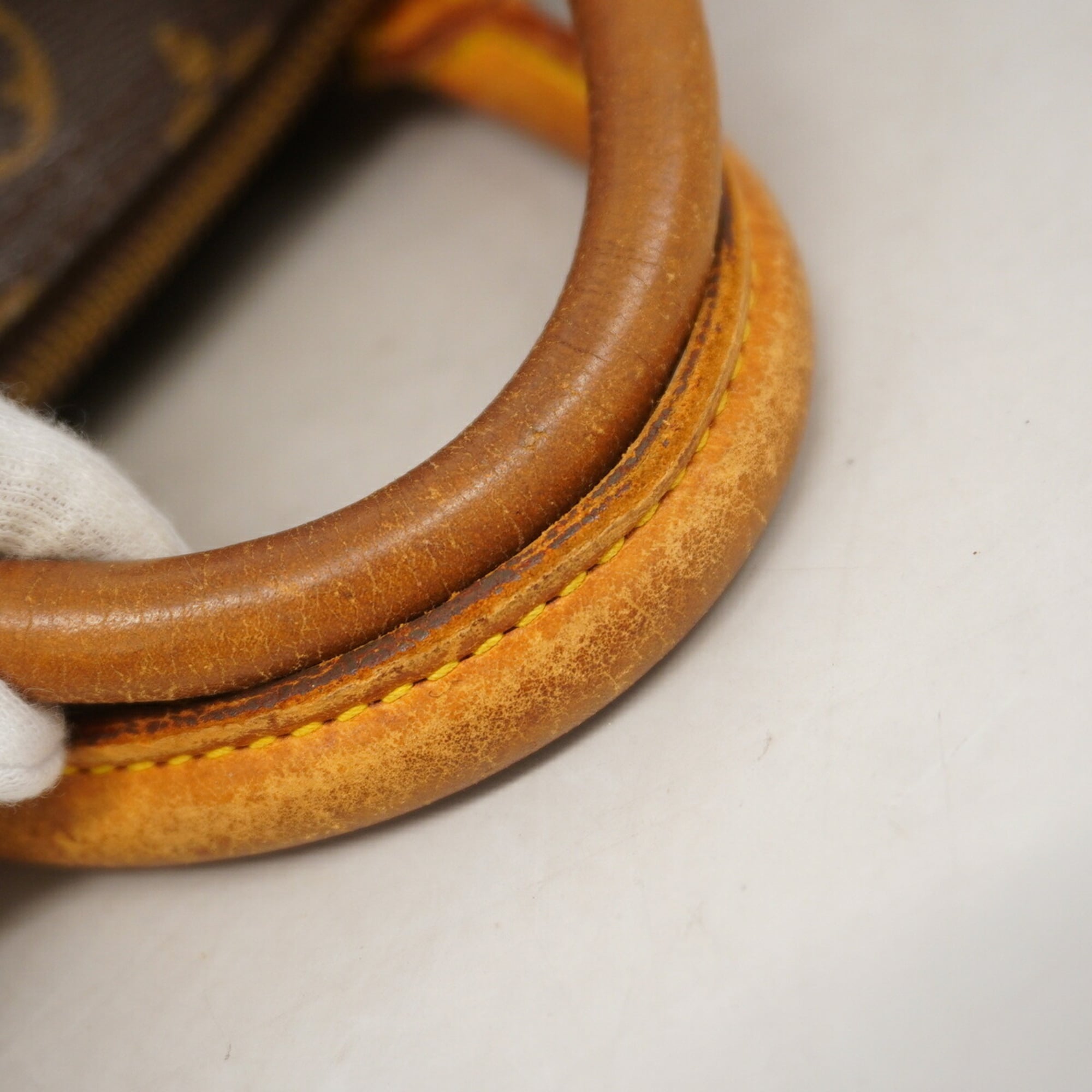Louis Vuitton Brown Handbag (Pre-Owned)