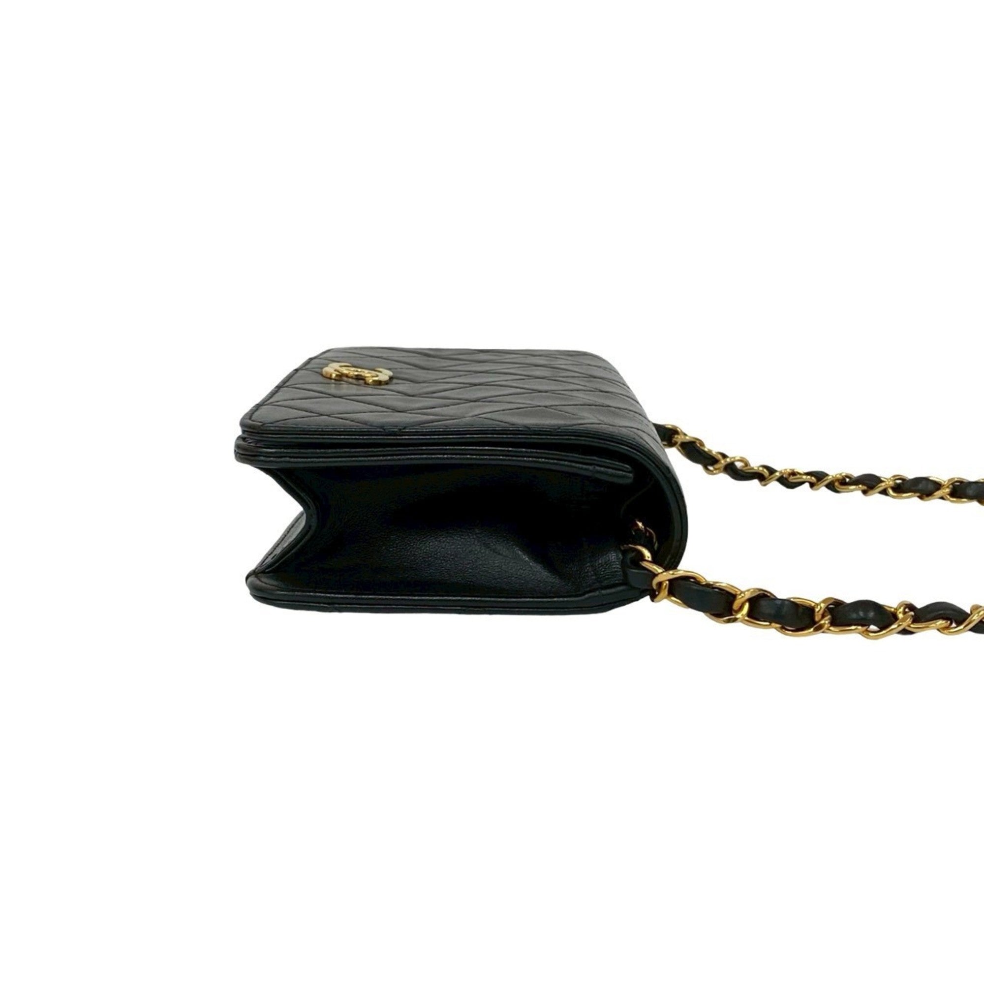 Chanel Black Leather Pochette Shoulder Bag (Pre-Owned)