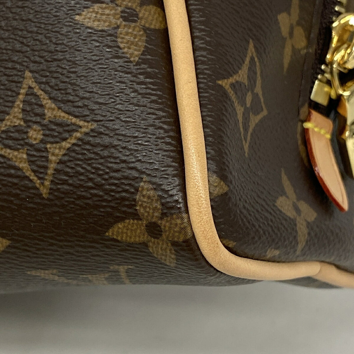 Louis Vuitton Brown Clutch Bag (Pre-Owned)