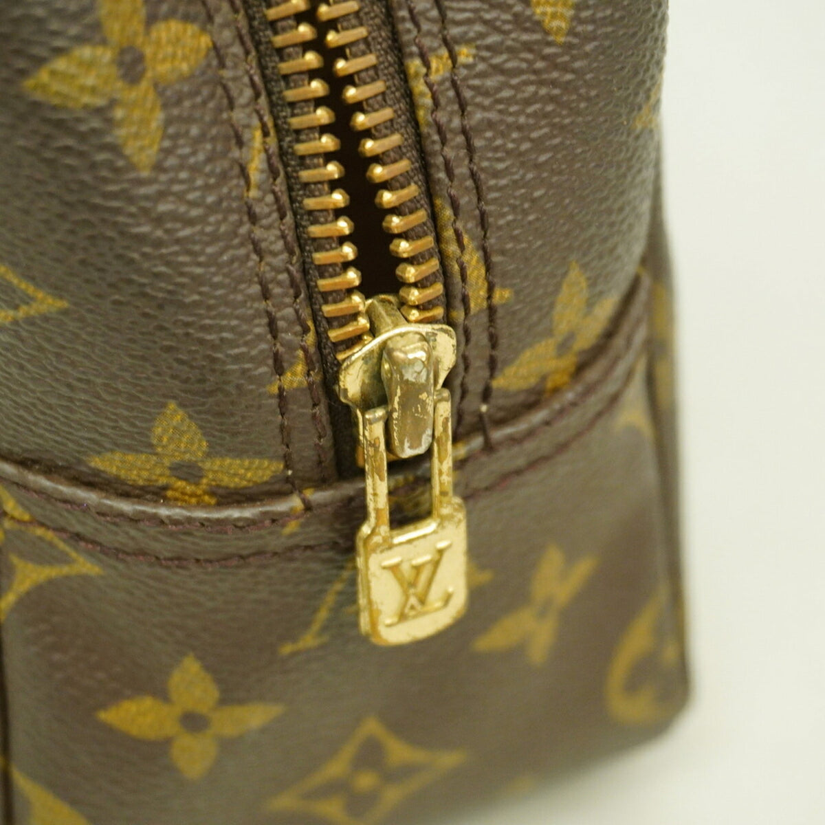 Louis Vuitton Brown Pouch (Pre-Owned)