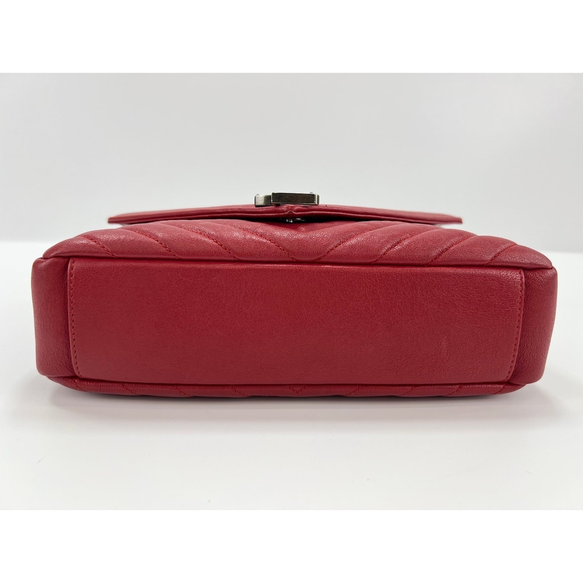 Yves Saint Laurent Red Color Leather Shoulder Bag (Pre-Owned)