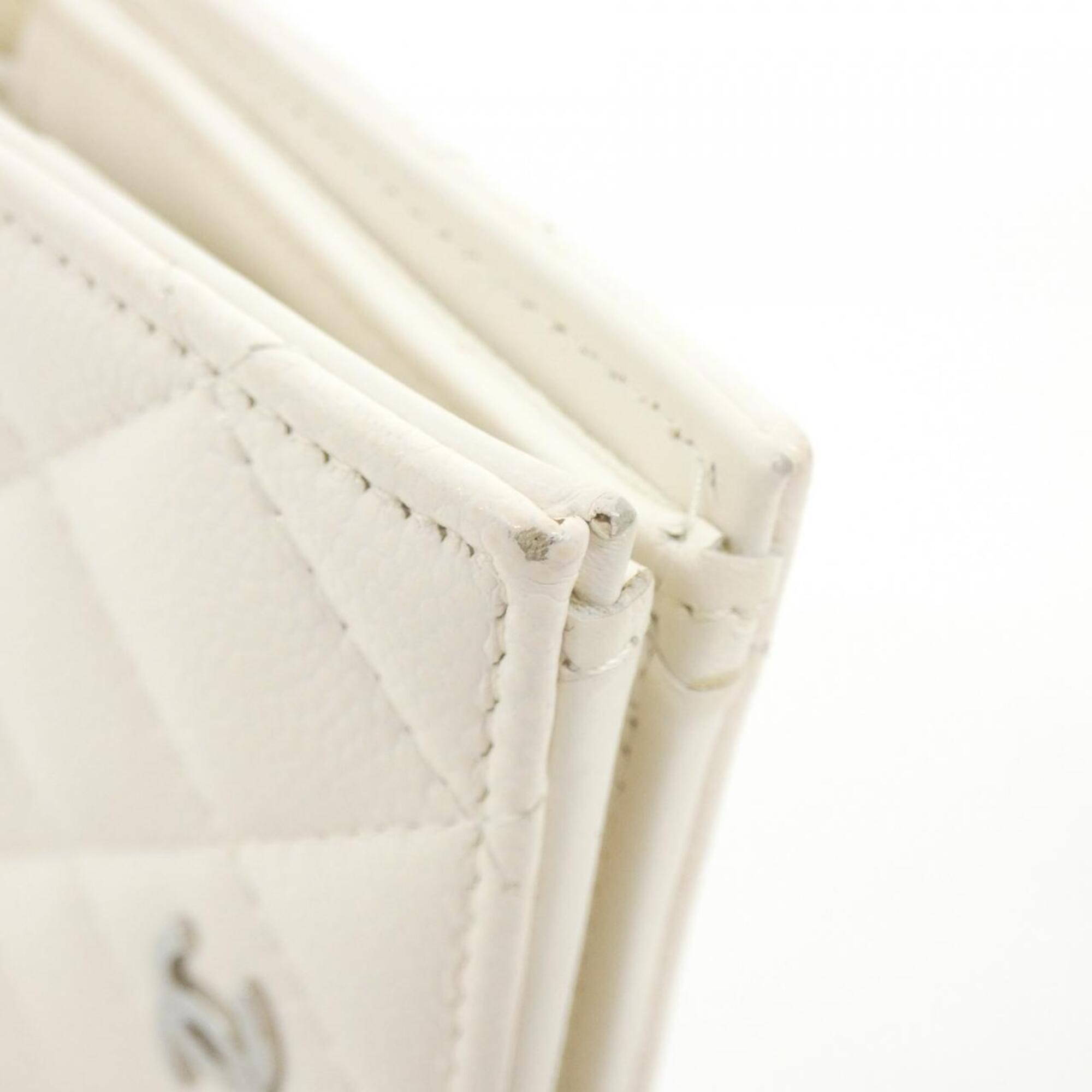 Chanel White Grained Calfskin Long Wallet (Bi-Fold) (Pre-Owned)