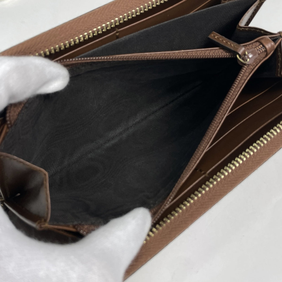 Gucci Beige Gg Supreme Long Wallet (Bi-Fold) (Pre-Owned)
