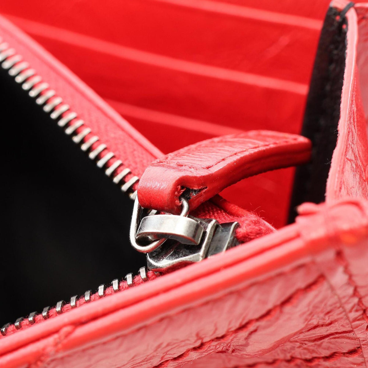 Yves Saint Laurent Red Color Leather Long Wallet (Bi-Fold) (Pre-Owned)