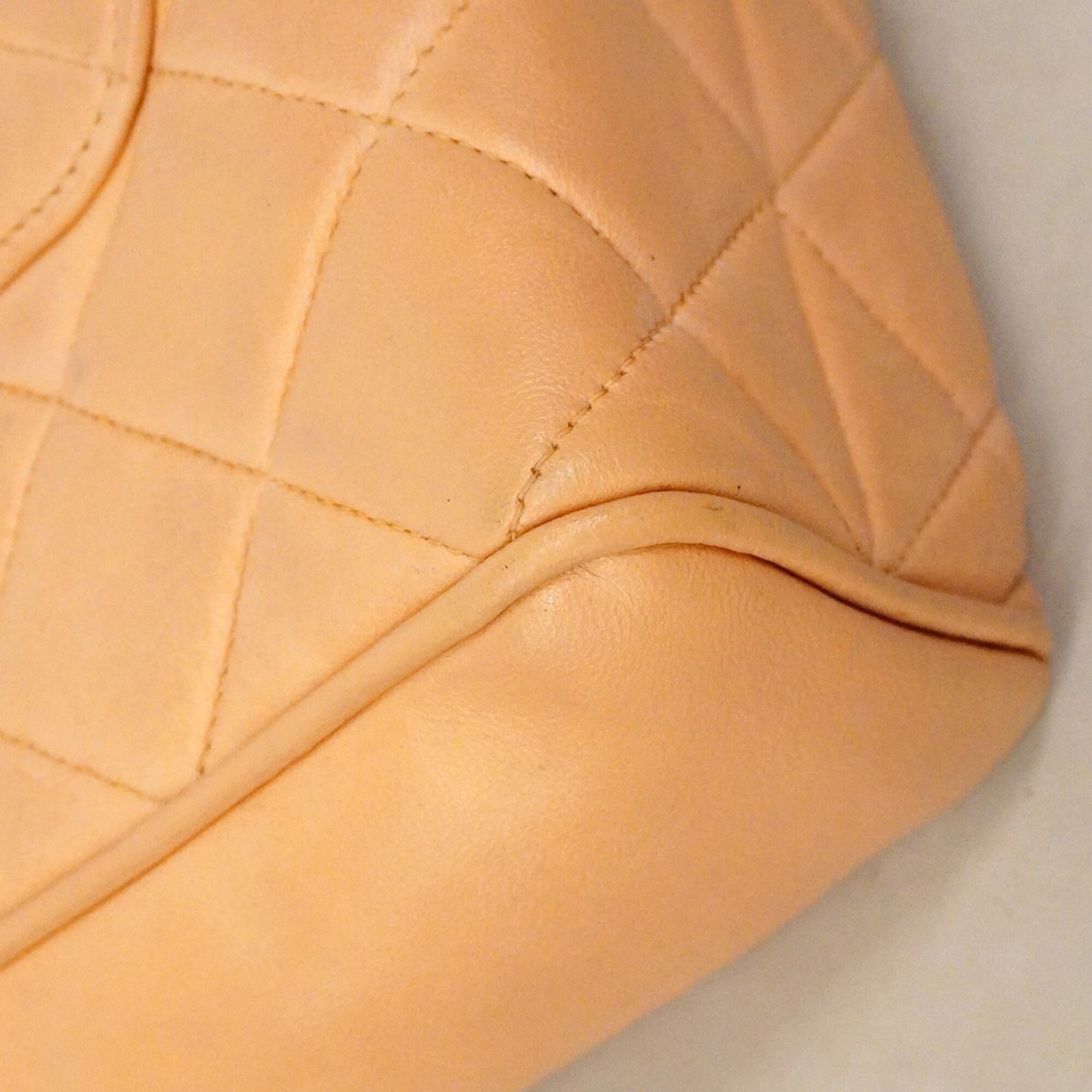 Chanel Beige Leather Handbag (Pre-Owned)
