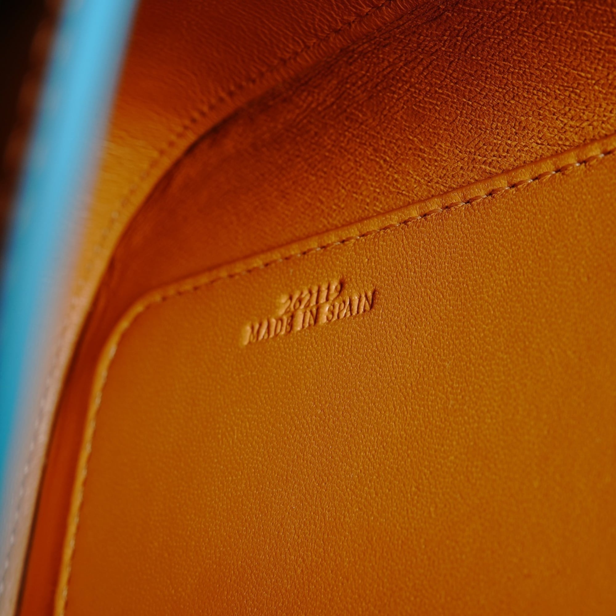Loewe Blue Leather Shoulder Bag (Pre-Owned)
