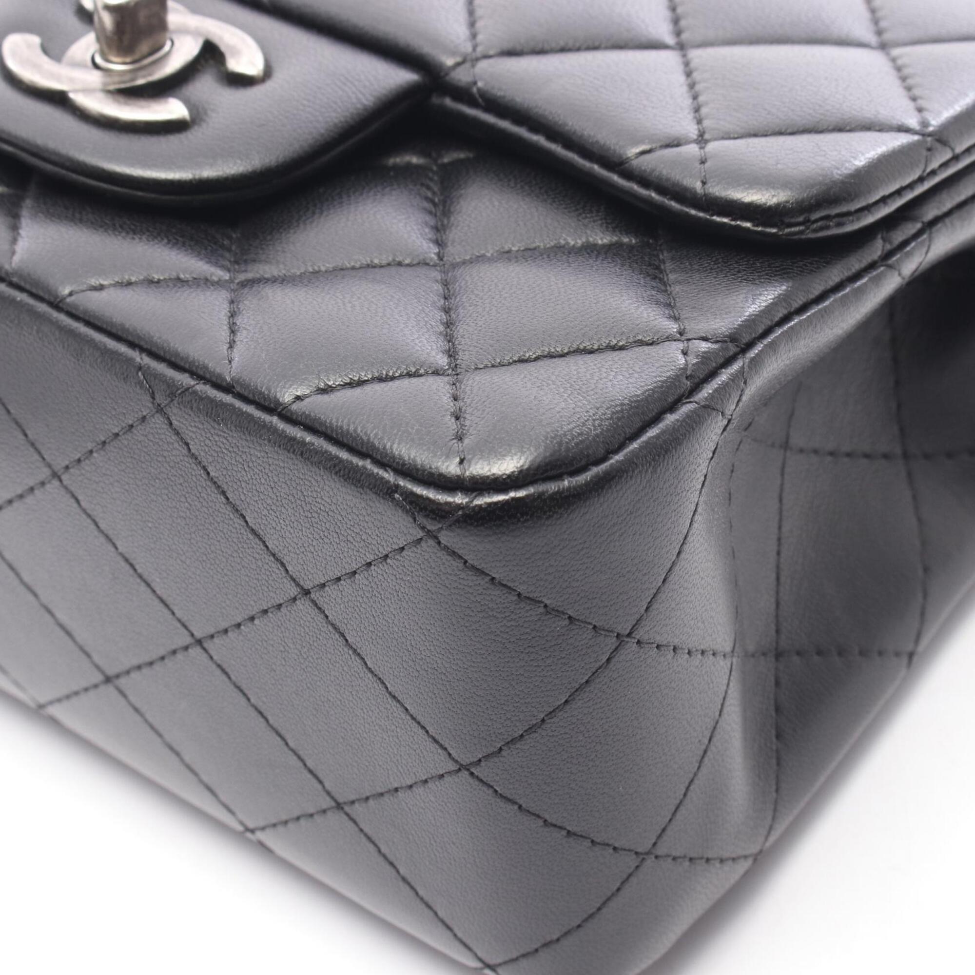 Chanel Black Leather Handbag Shoulder Bag (Pre-Owned)