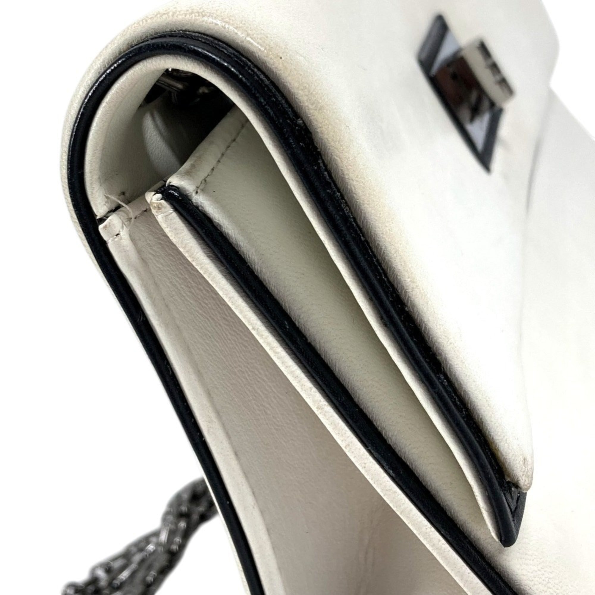 Chanel 2.55 Black White Leather Shoulder Bag (Pre-Owned)
