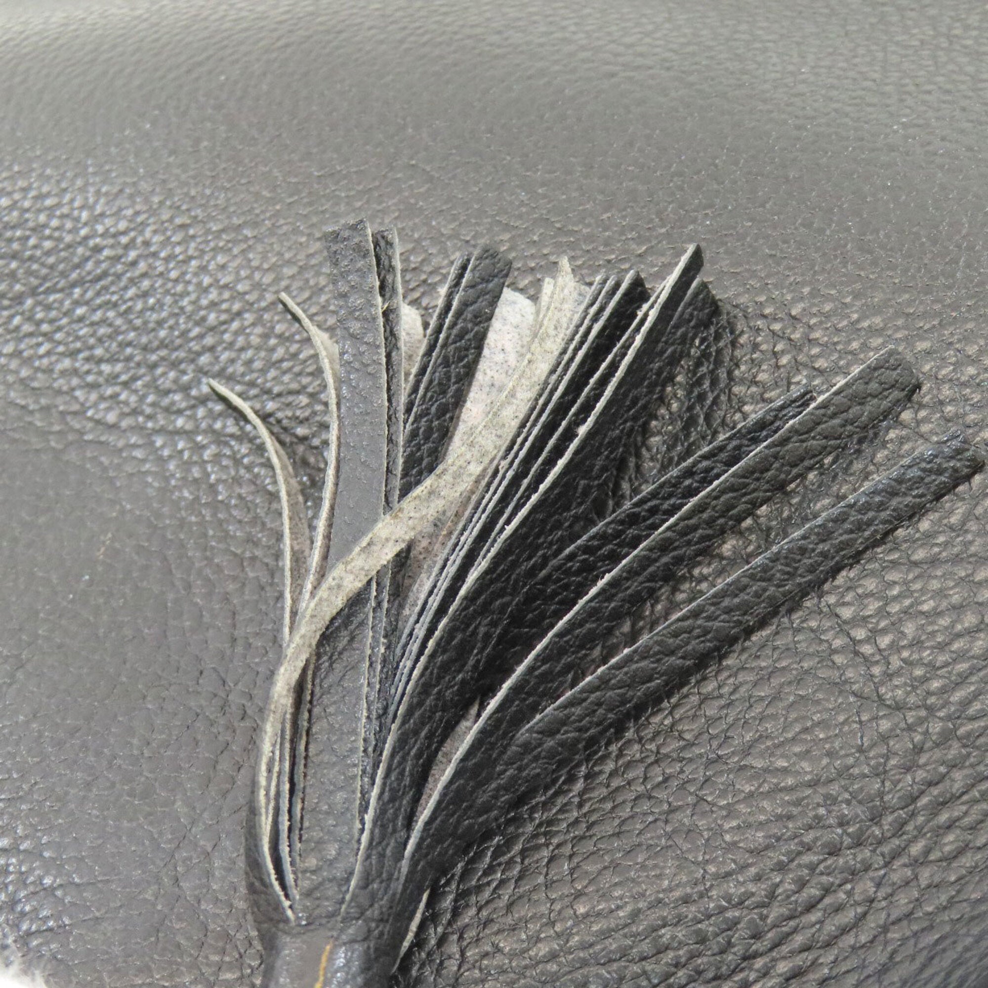 Yves Saint Laurent Black Leather Shoulder Bag (Pre-Owned)