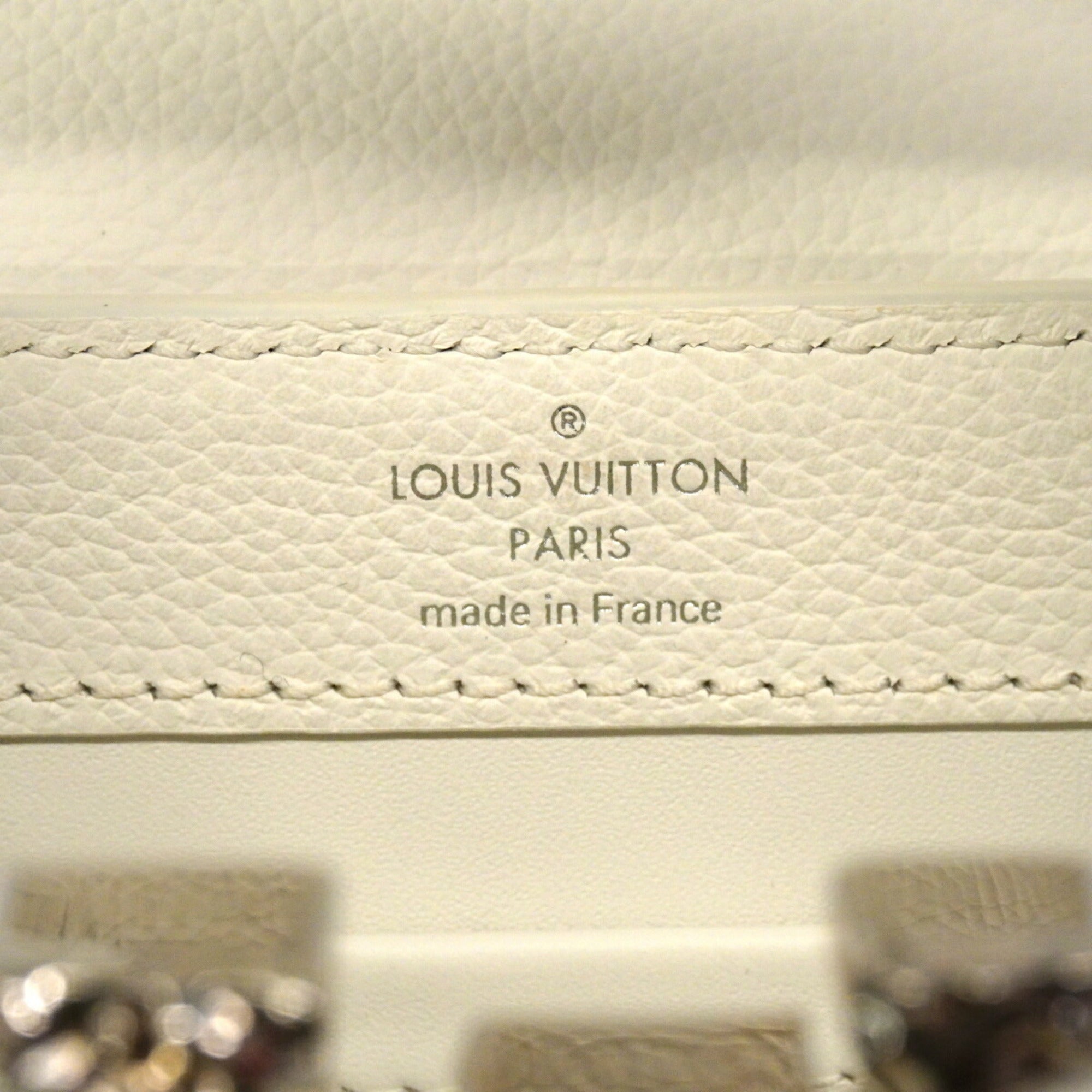 Louis Vuitton White Handbag (Pre-Owned)