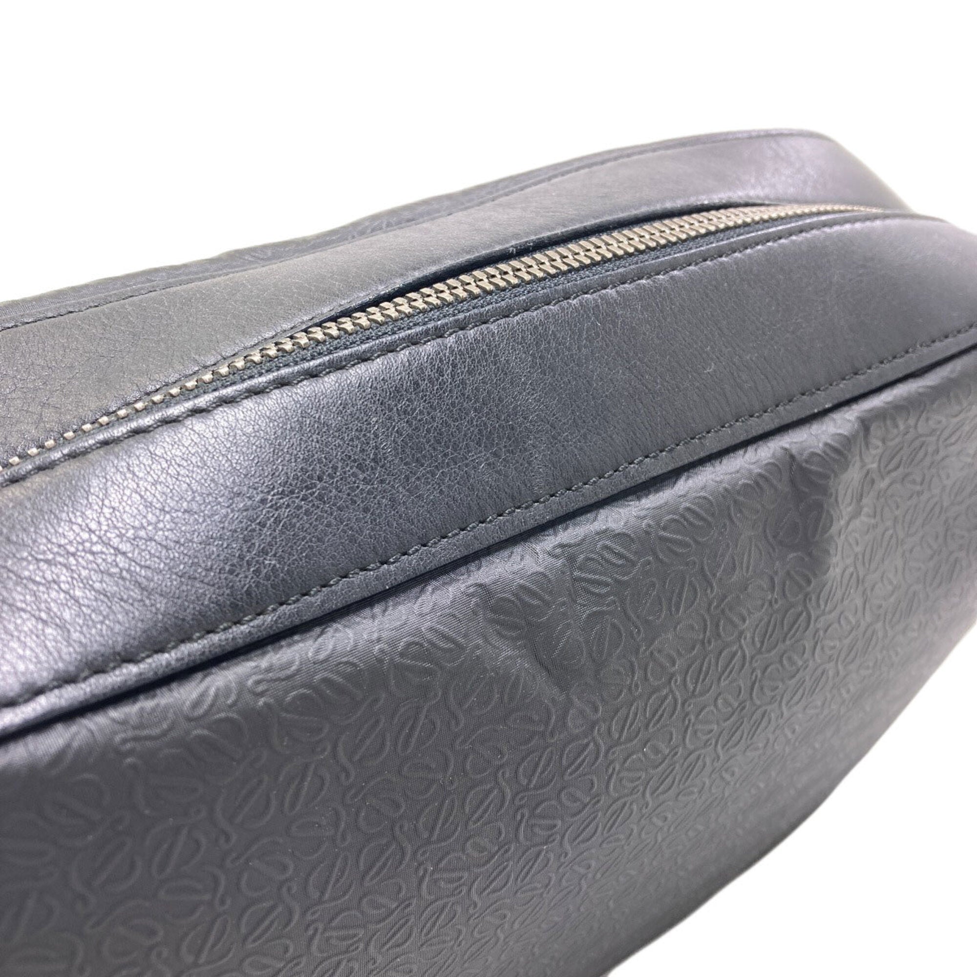 Loewe Black Leather Shoulder Bag (Pre-Owned)