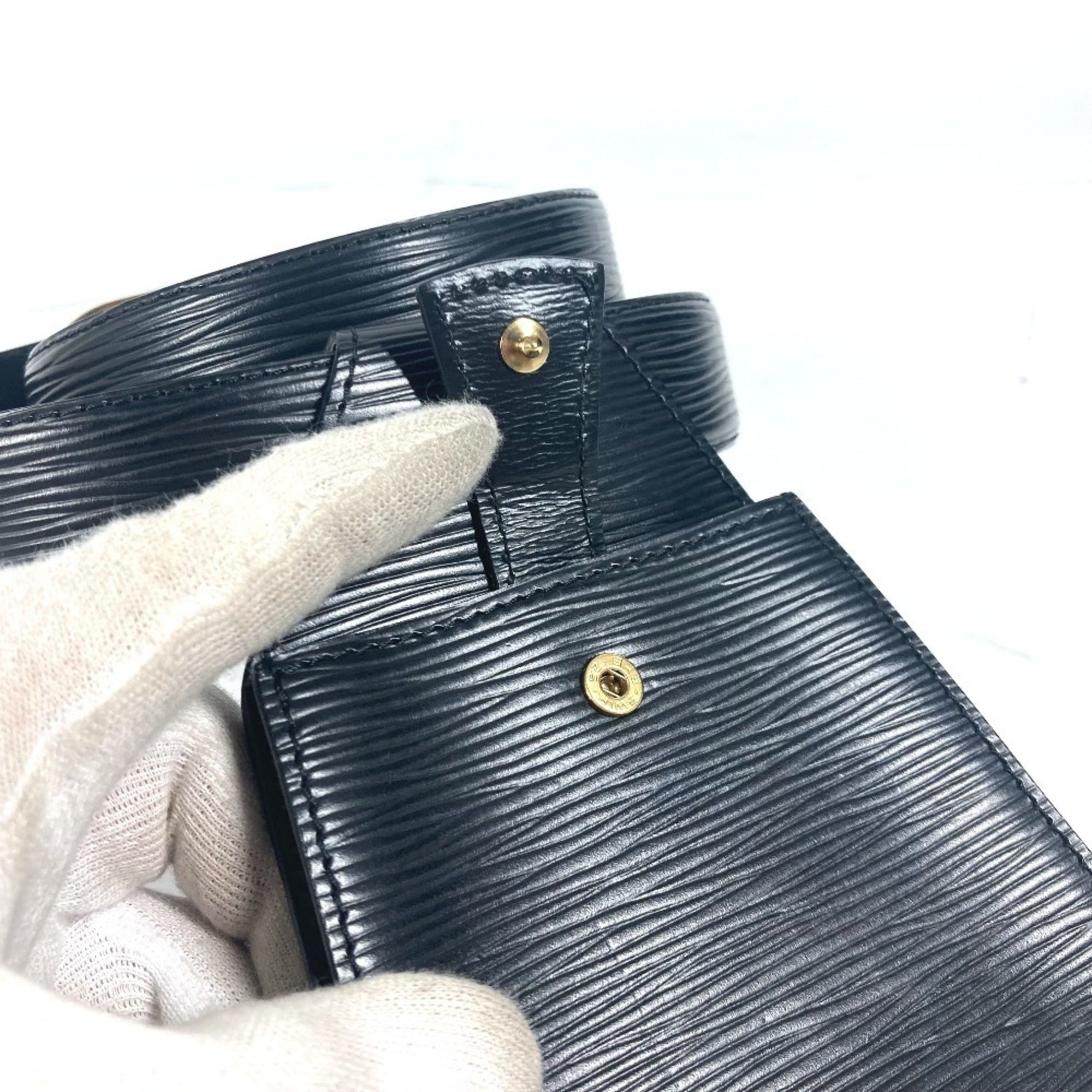 Louis Vuitton Black Epi Leather Pouch Sling Bag (Pre-Owned)