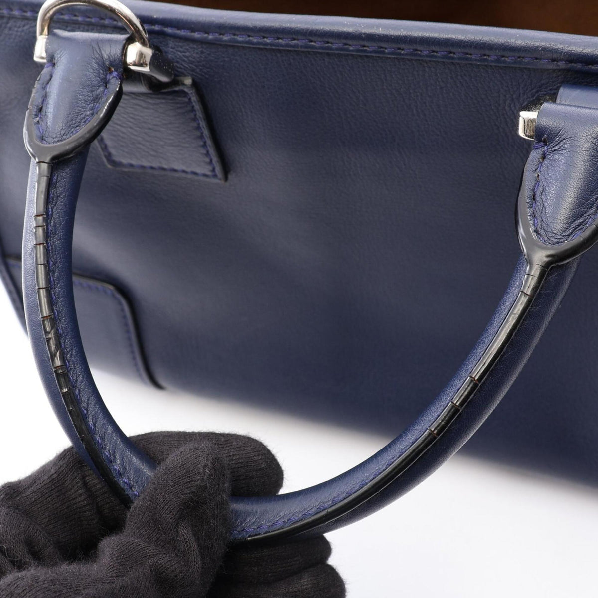 Loewe Navy Leather Handbag (Pre-Owned)