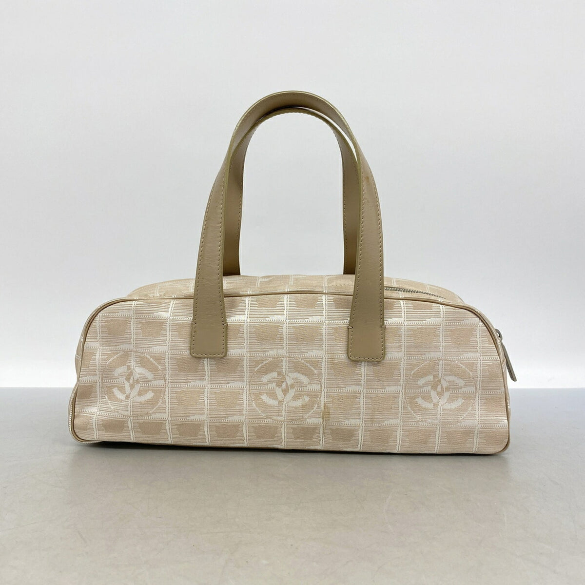 Chanel Beige Nylon Handbag (Pre-Owned)