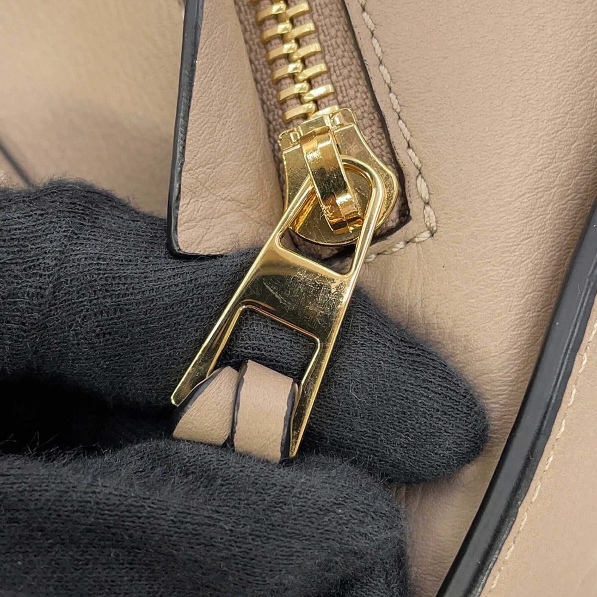 Loewe Hammock Beige Leather Handbag Shoulder Bag (Pre-Owned)