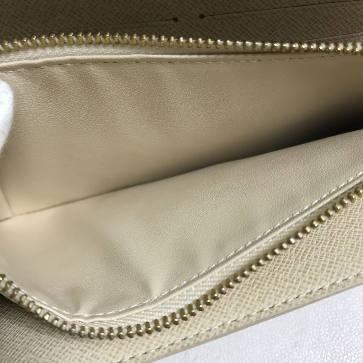 Louis Vuitton Damier Azur Damier Azur White Damier Azur Long Wallet (Bi-Fold) (Pre-Owned)