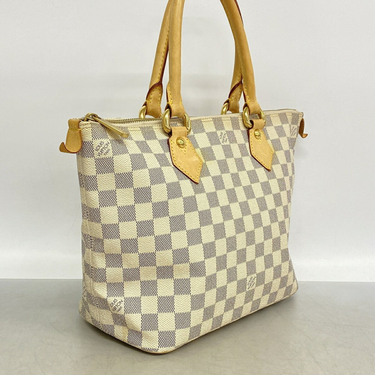 Louis Vuitton White Handbag (Pre-Owned)