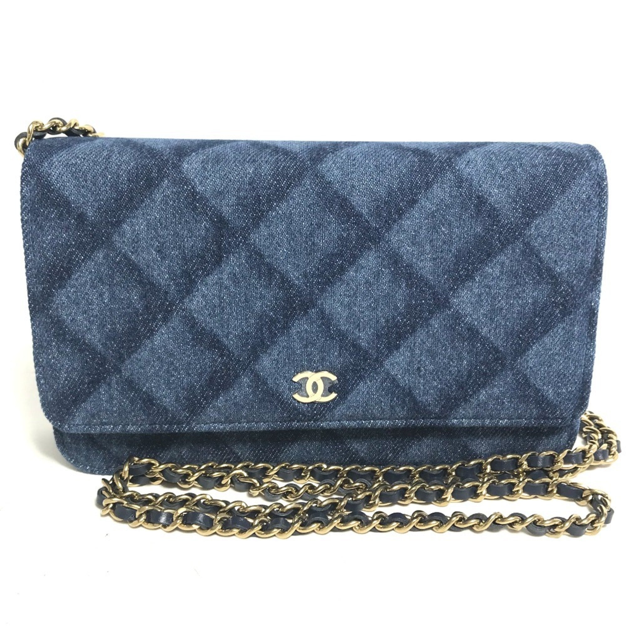 Chanel Blue Denim Shoulder Bag (Pre-Owned)