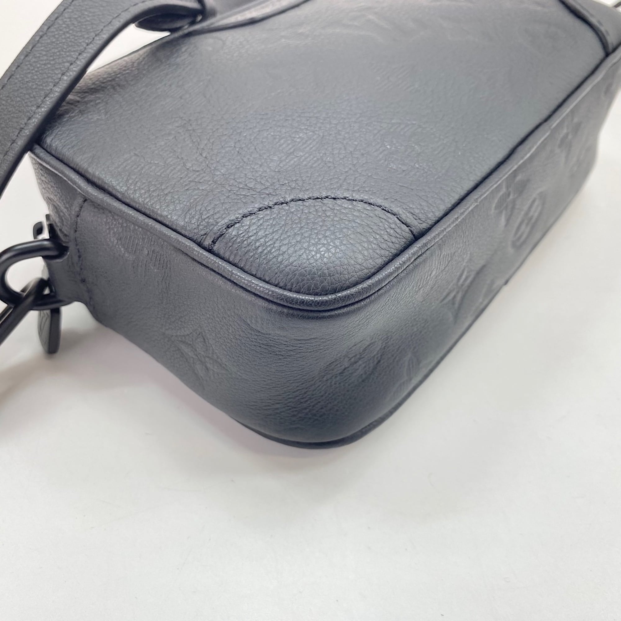 Louis Vuitton Black Shoulder Bag (Pre-Owned)