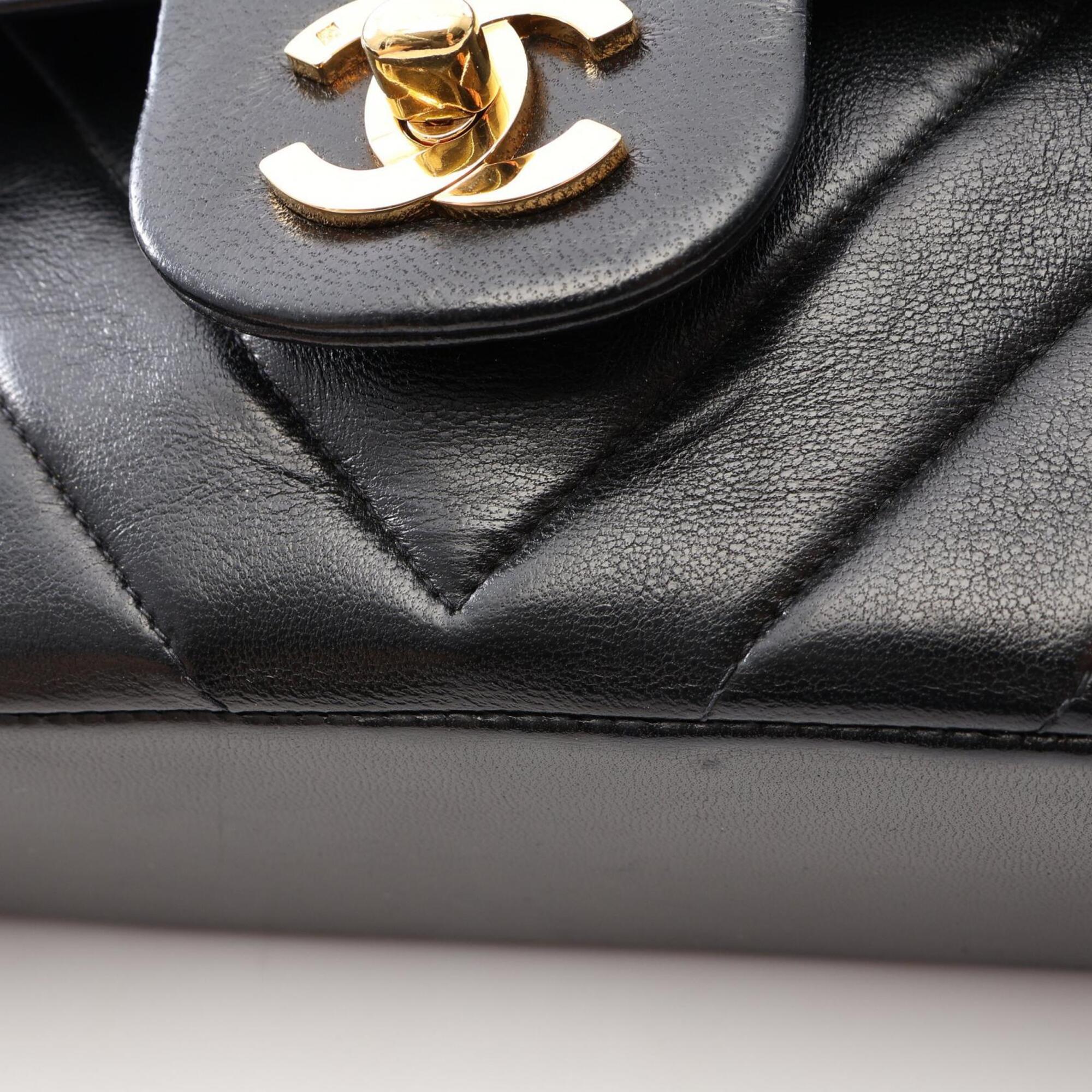 Chanel Black Leather Handbag Shoulder Bag (Pre-Owned)
