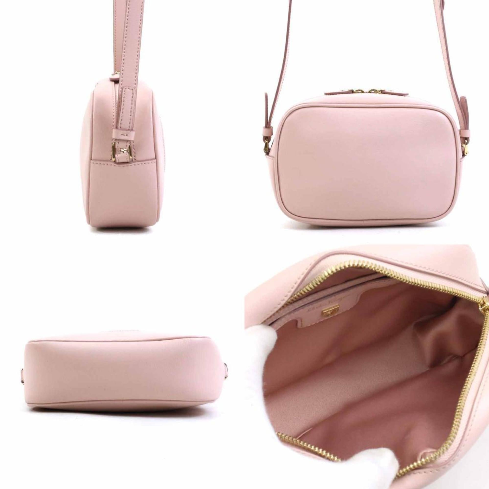 Salvatore Ferragamo Light Pink Leather Shoulder Bag (Pre-Owned)