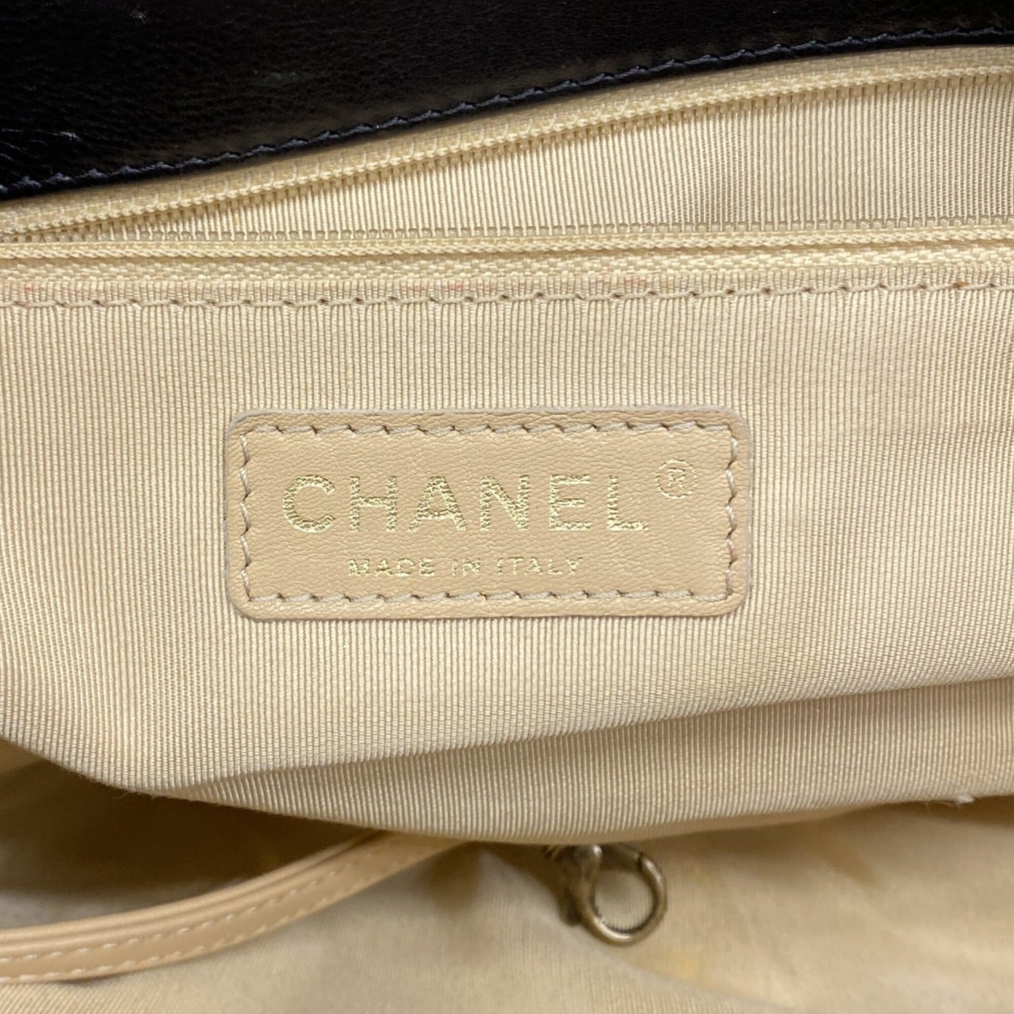 Chanel Black Leather Tote Bag (Pre-Owned)