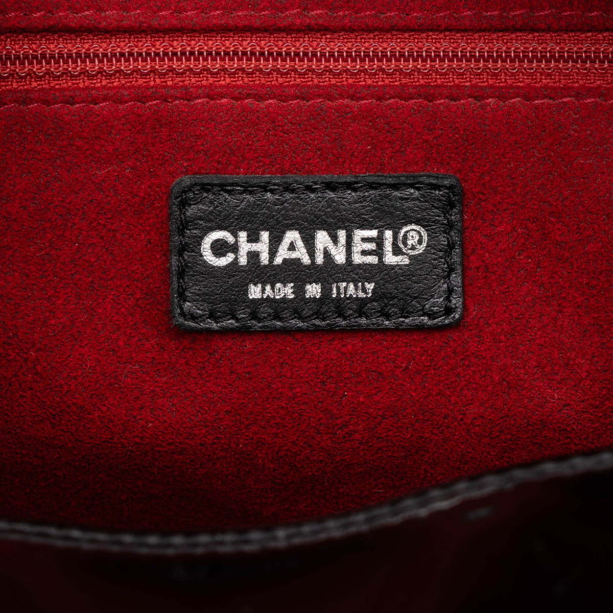 Chanel Black Patent Leather Handbag (Pre-Owned)