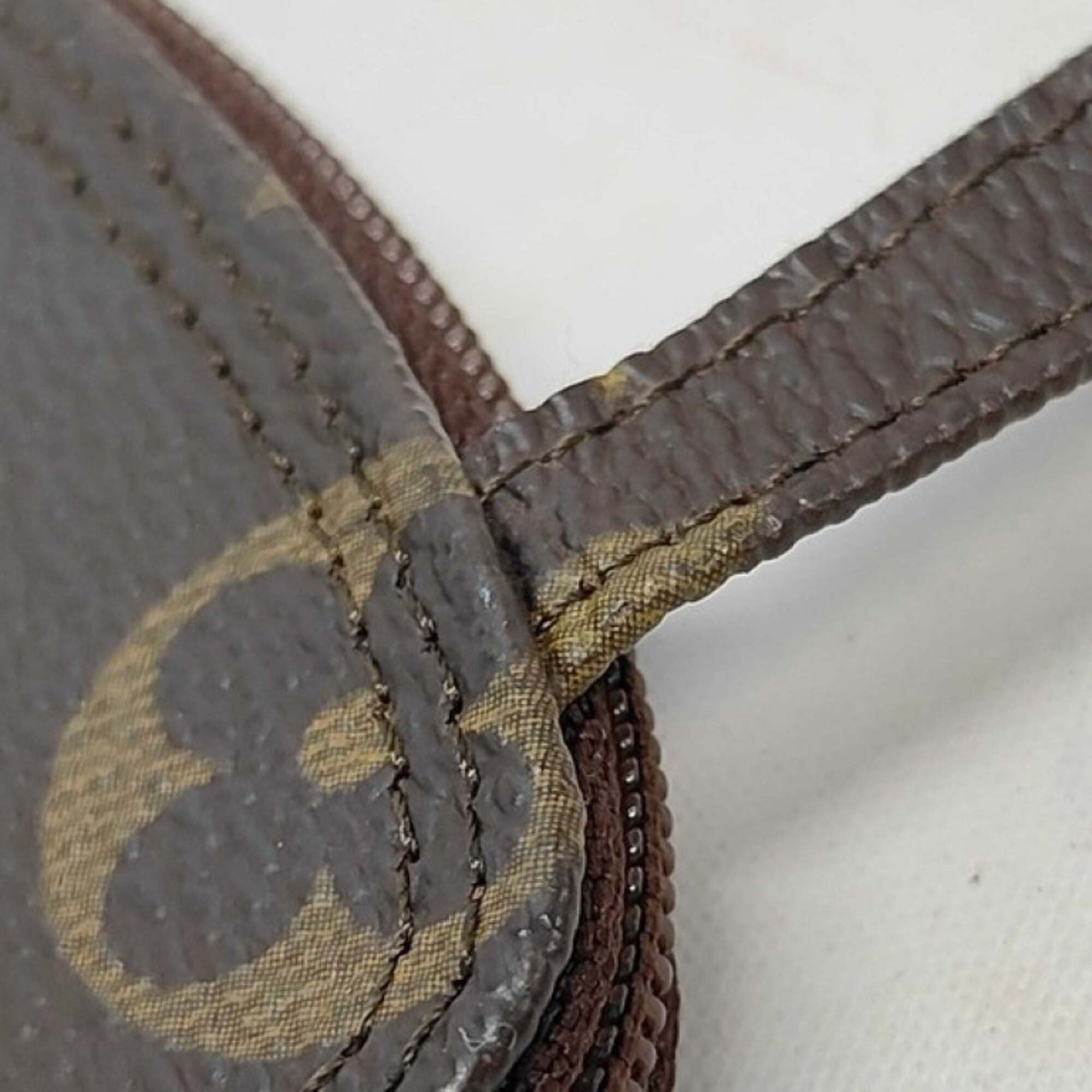 Louis Vuitton Monogram Brown Monogram Pochette Shoulder Bag (Pre-Owned)