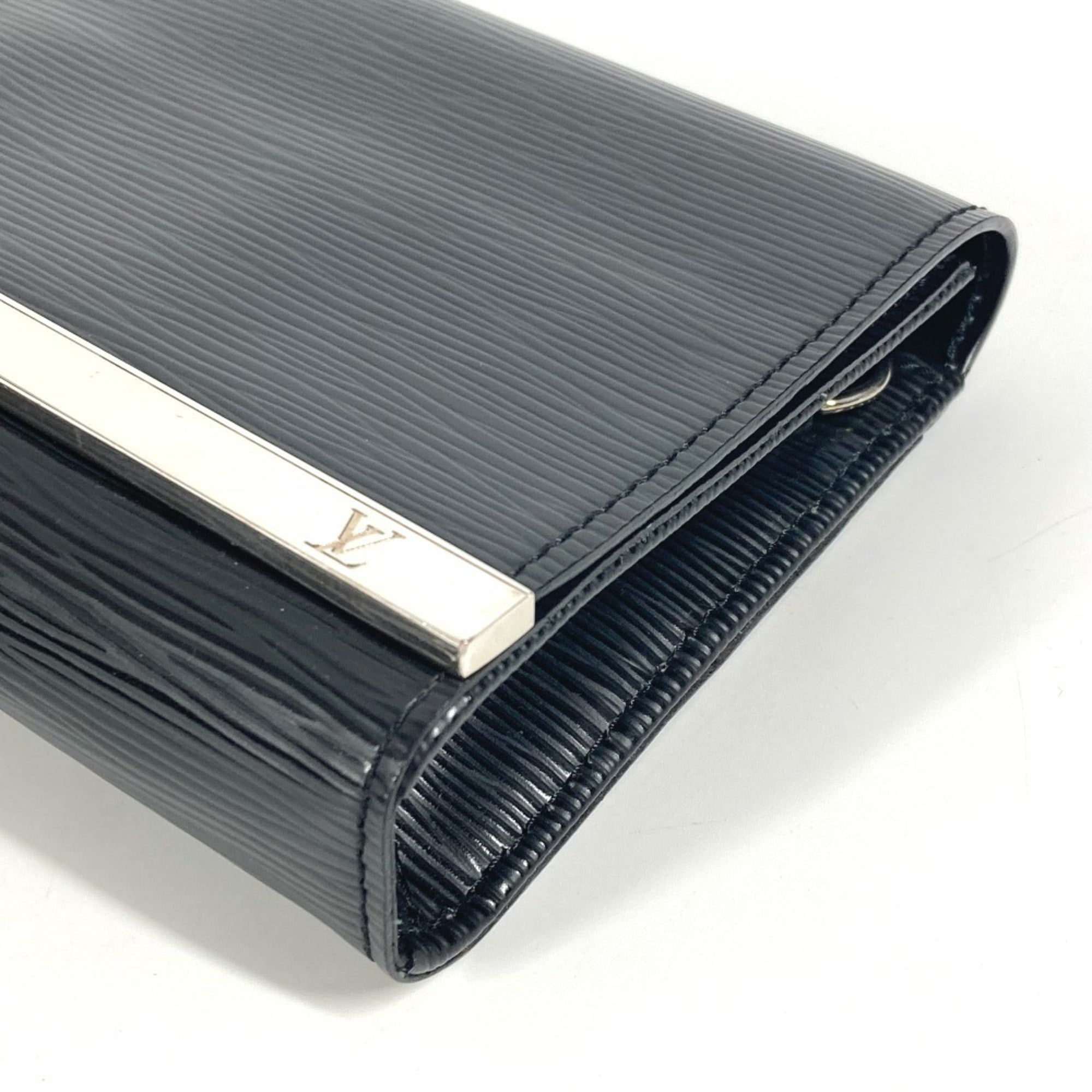 Louis Vuitton Black Epi Leather Clutch Bag Shoulder Bag (Pre-Owned)