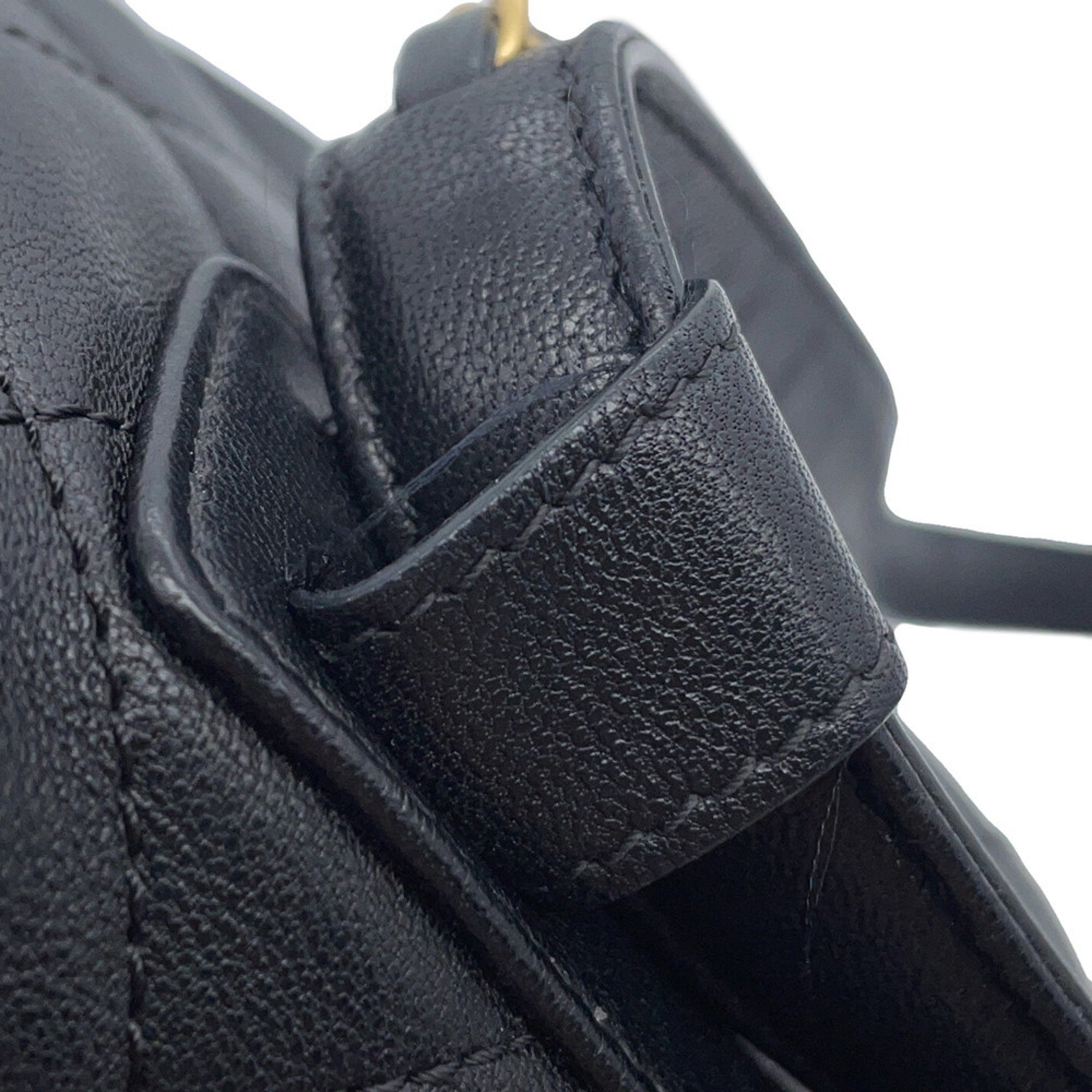 Chanel Black Leather Fanny Pack (Pre-Owned)