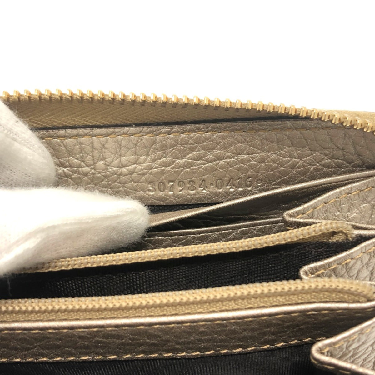 Gucci Gold Leather Long Wallet (Bi-Fold) (Pre-Owned)