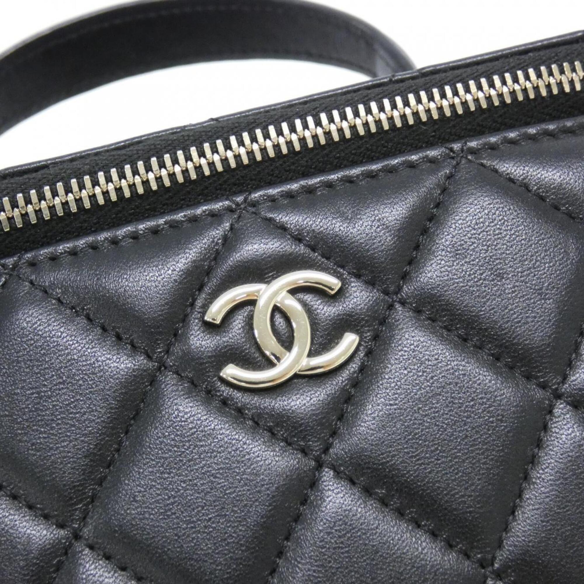 Chanel Black Leather Handbag (Pre-Owned)