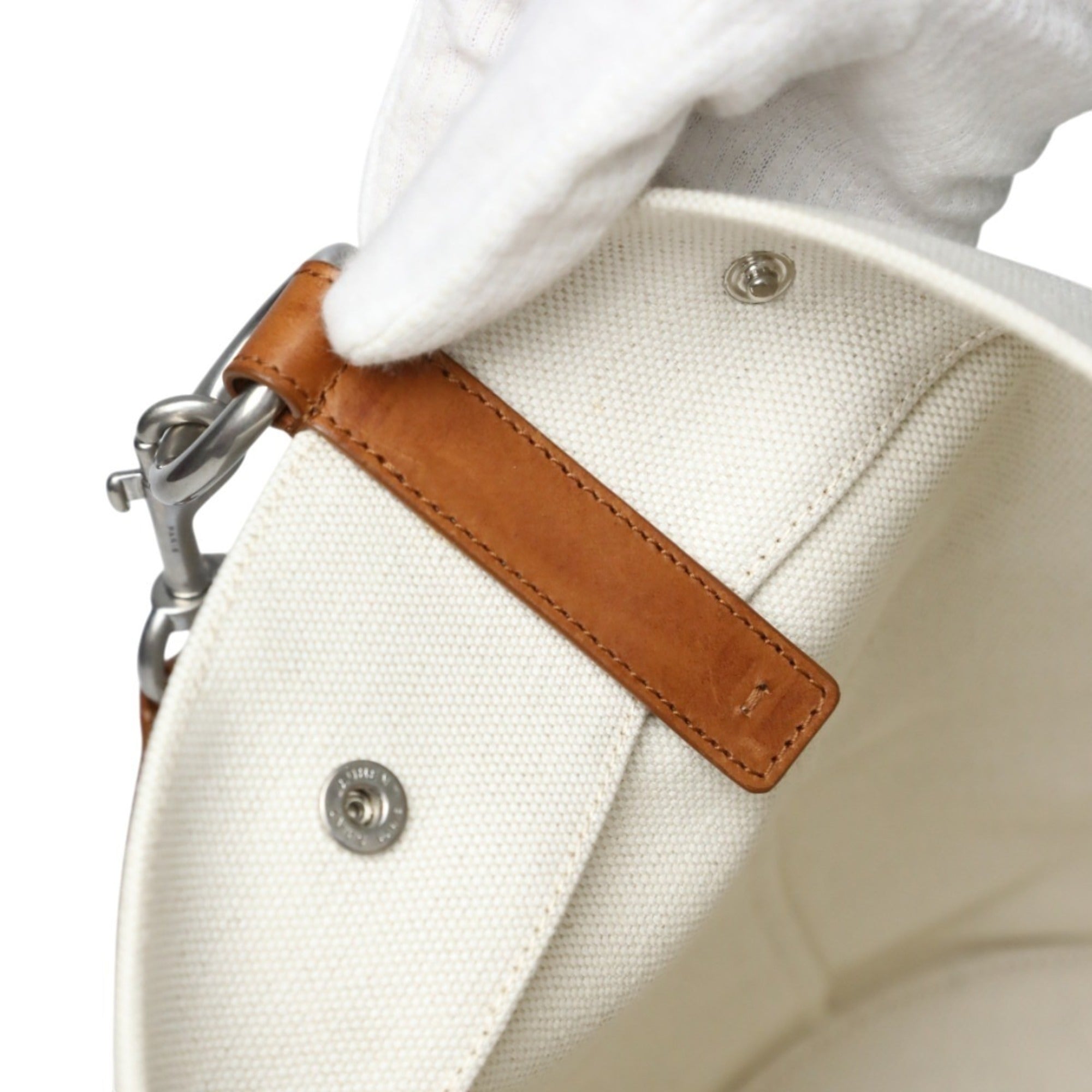 Yves Saint Laurent Brown Canvas Shoulder Bag (Pre-Owned)