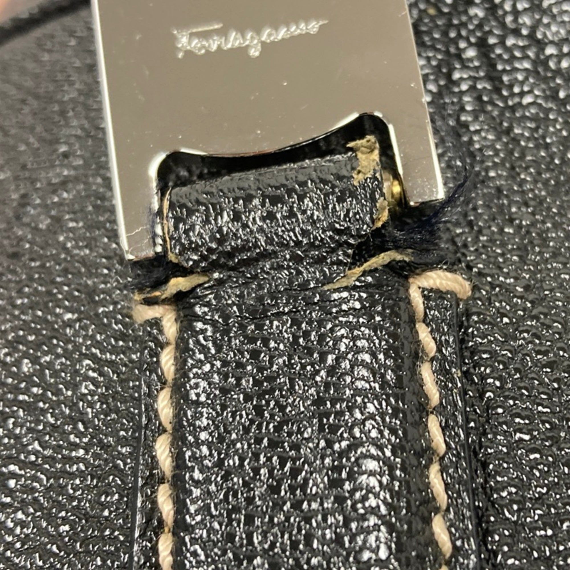 Salvatore Ferragamo Black Leather Handbag (Pre-Owned)