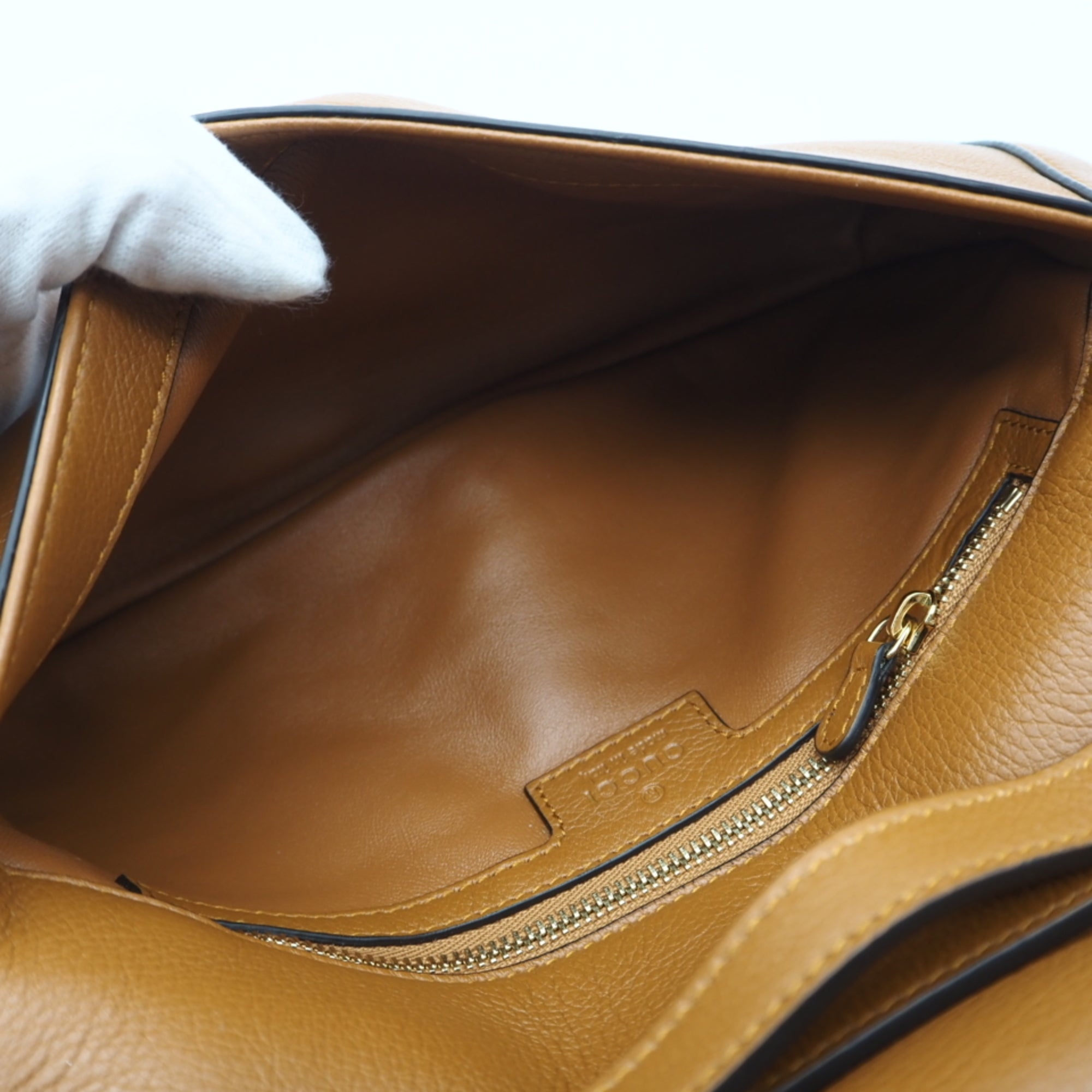Gucci Camel Leather Shoulder Bag (Pre-Owned)