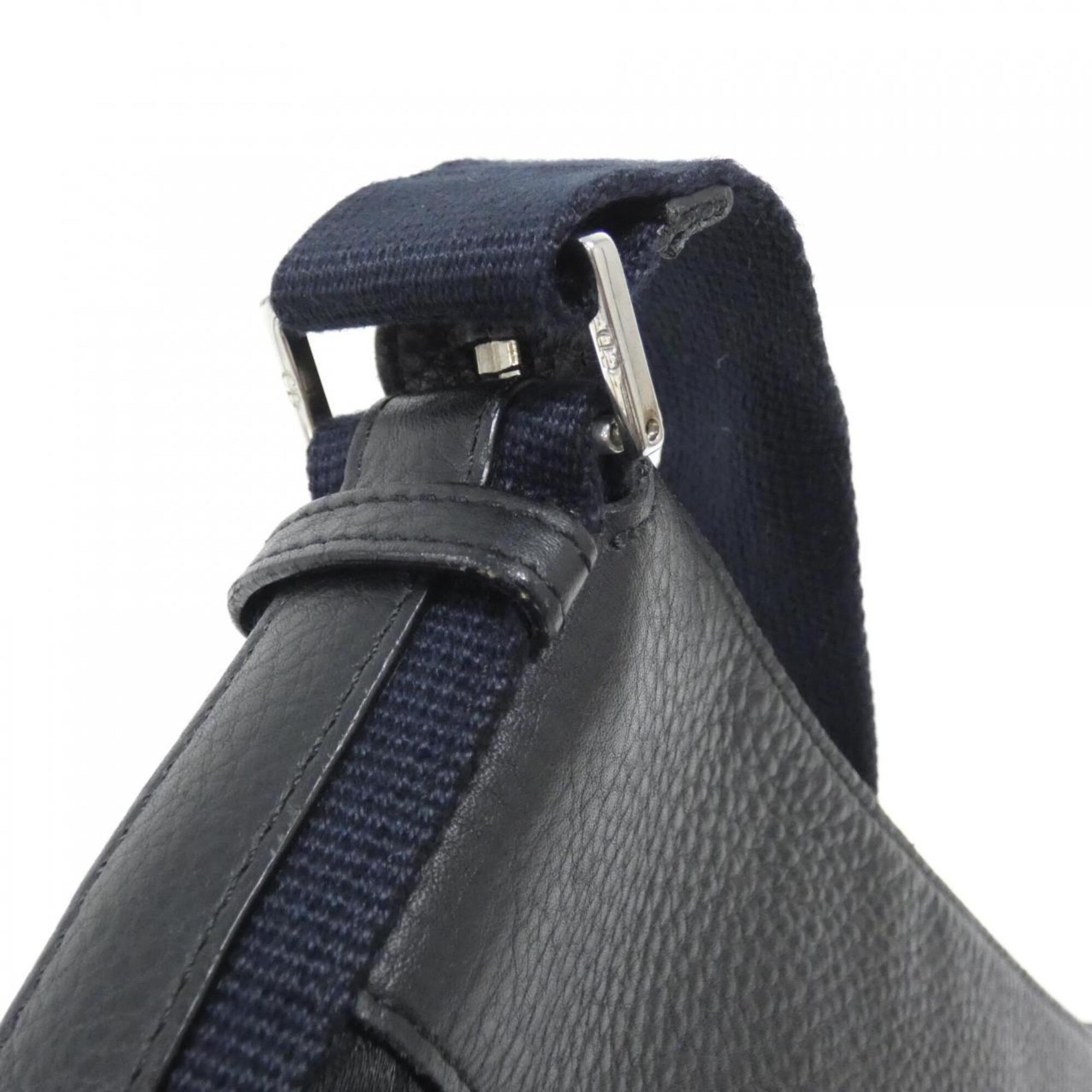 Christian Dior Black Canvas Shoulder Bag (Pre-Owned)