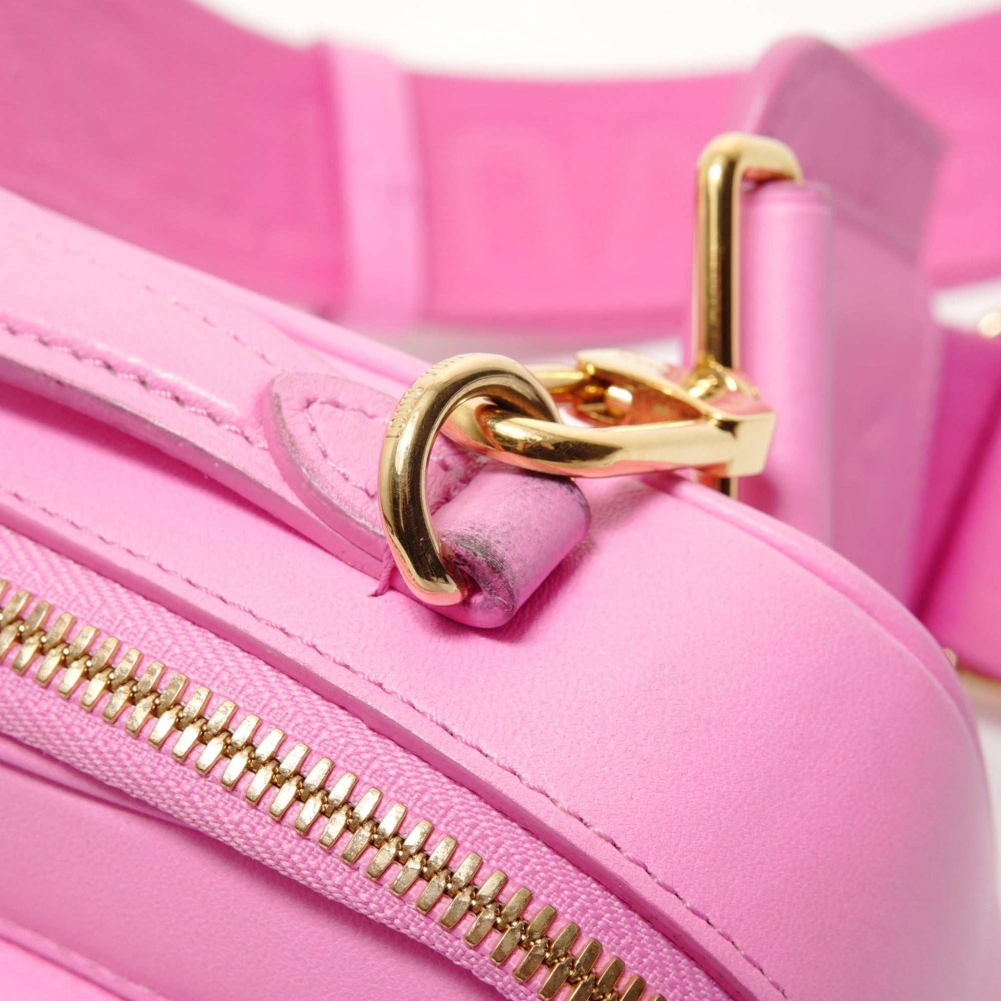 Louis Vuitton Pink Shoulder Bag (Pre-Owned)