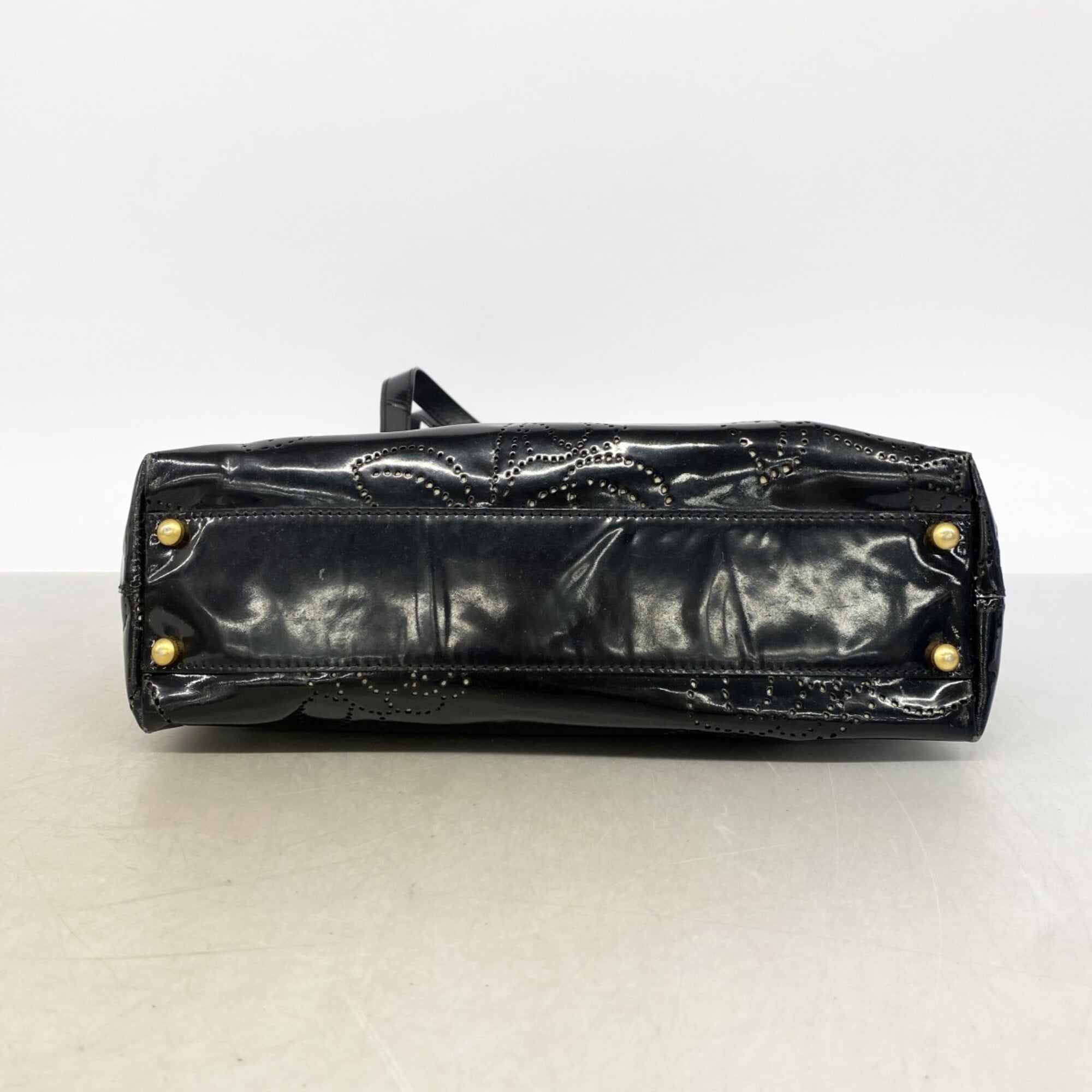 Chanel Black Patent Leather Tote Bag (Pre-Owned)