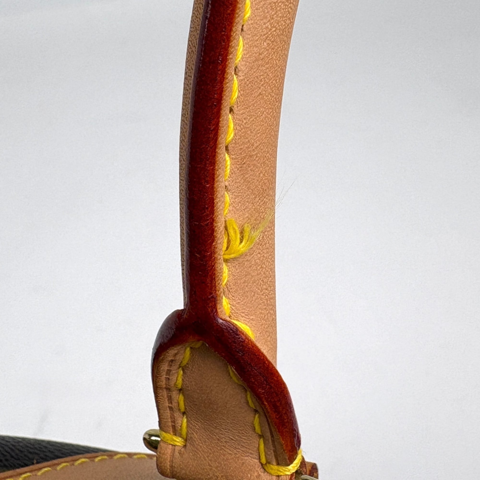 Louis Vuitton Brown Monogram Handbag (Pre-Owned)