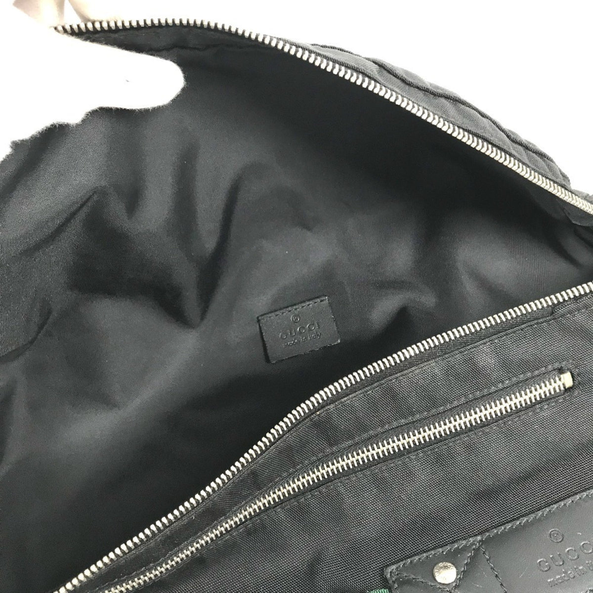 Gucci Black Nylon Sling Bag (Pre-Owned)